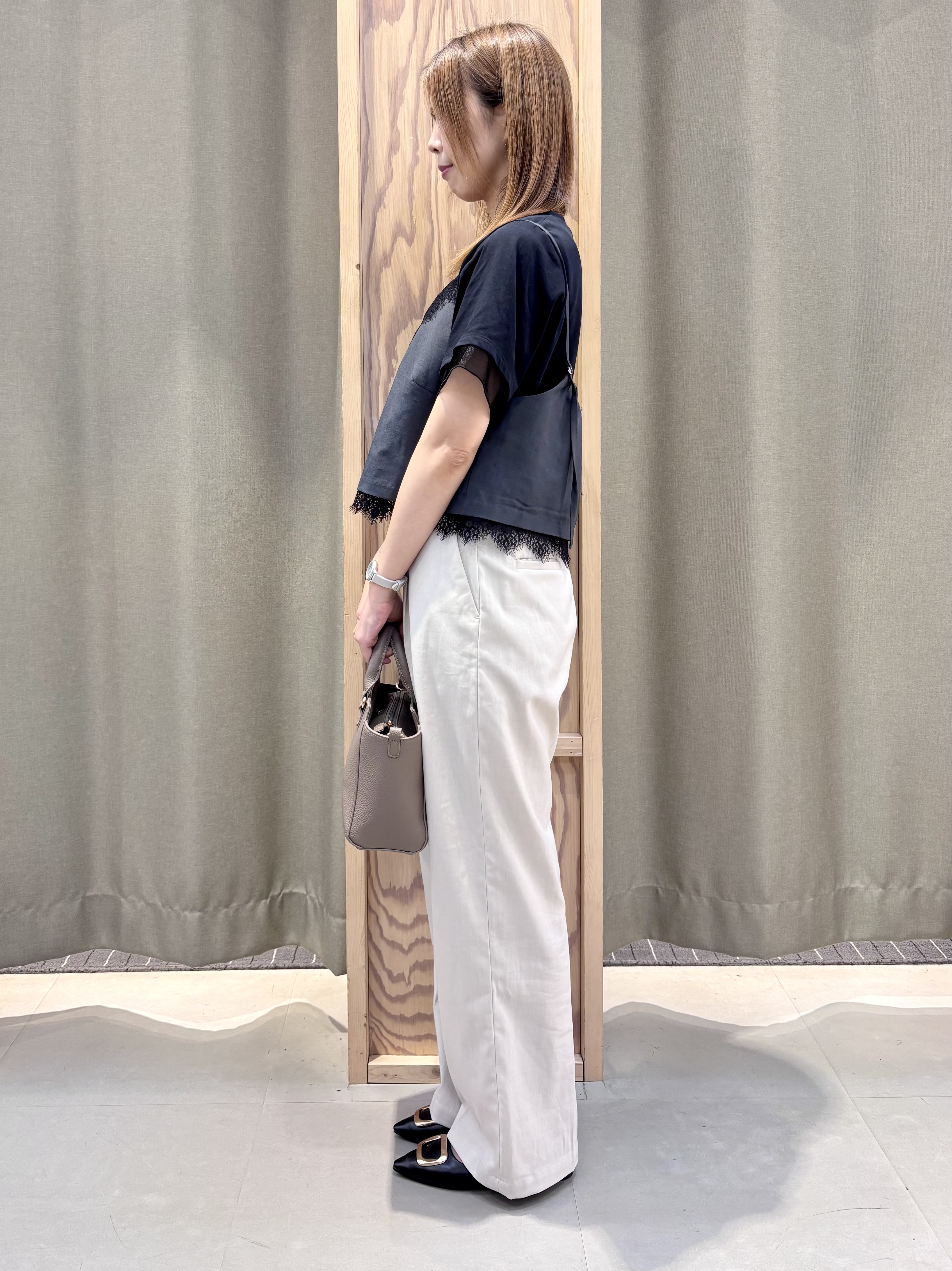 HaNeさんの「THE SHOP TK｜【セットアップ可】麻調 レース切り替えキャミ」を使ったコーディネート