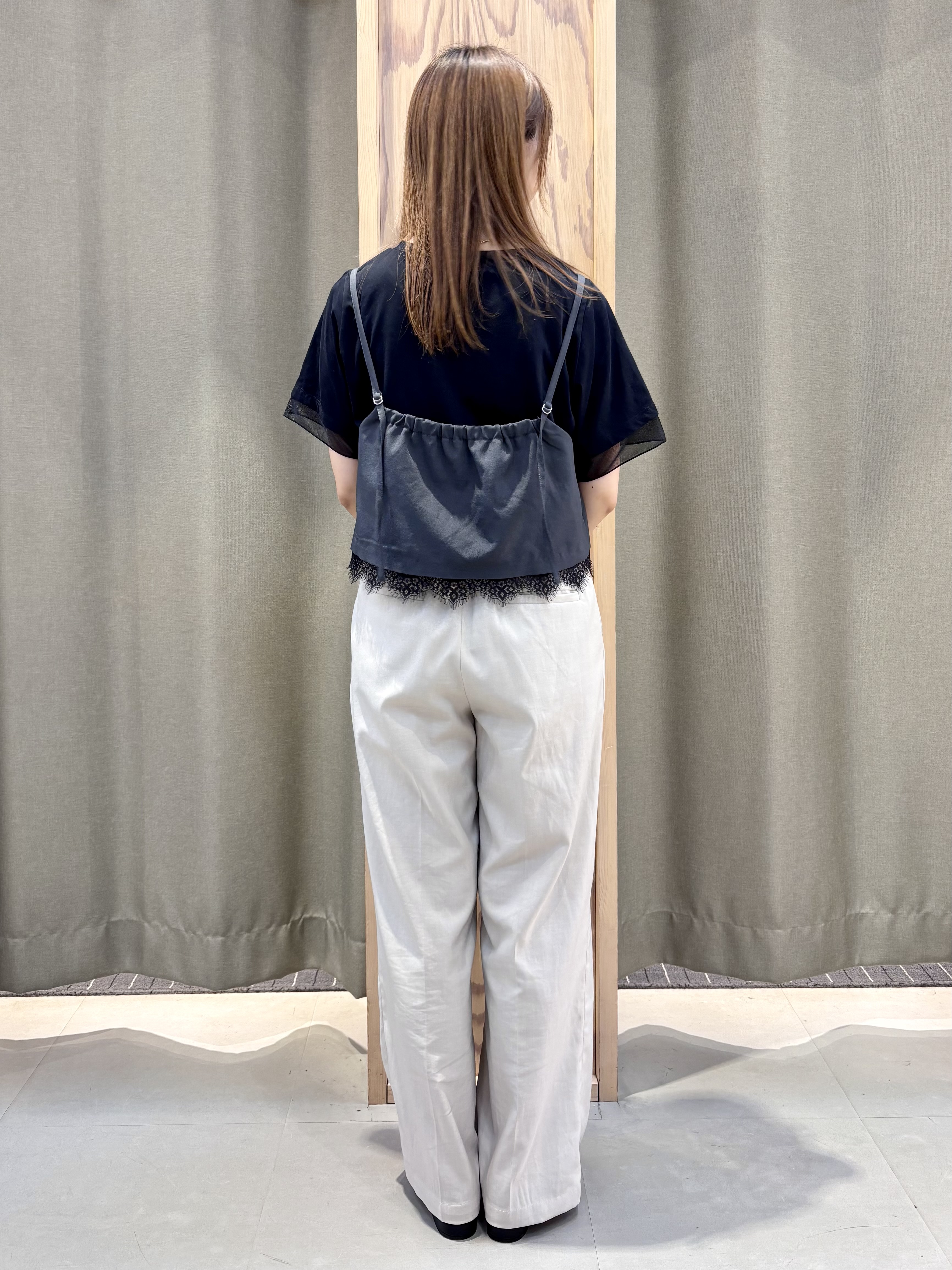 HaNeさんの「THE SHOP TK｜【セットアップ可】麻調 レース切り替えキャミ」を使ったコーディネート