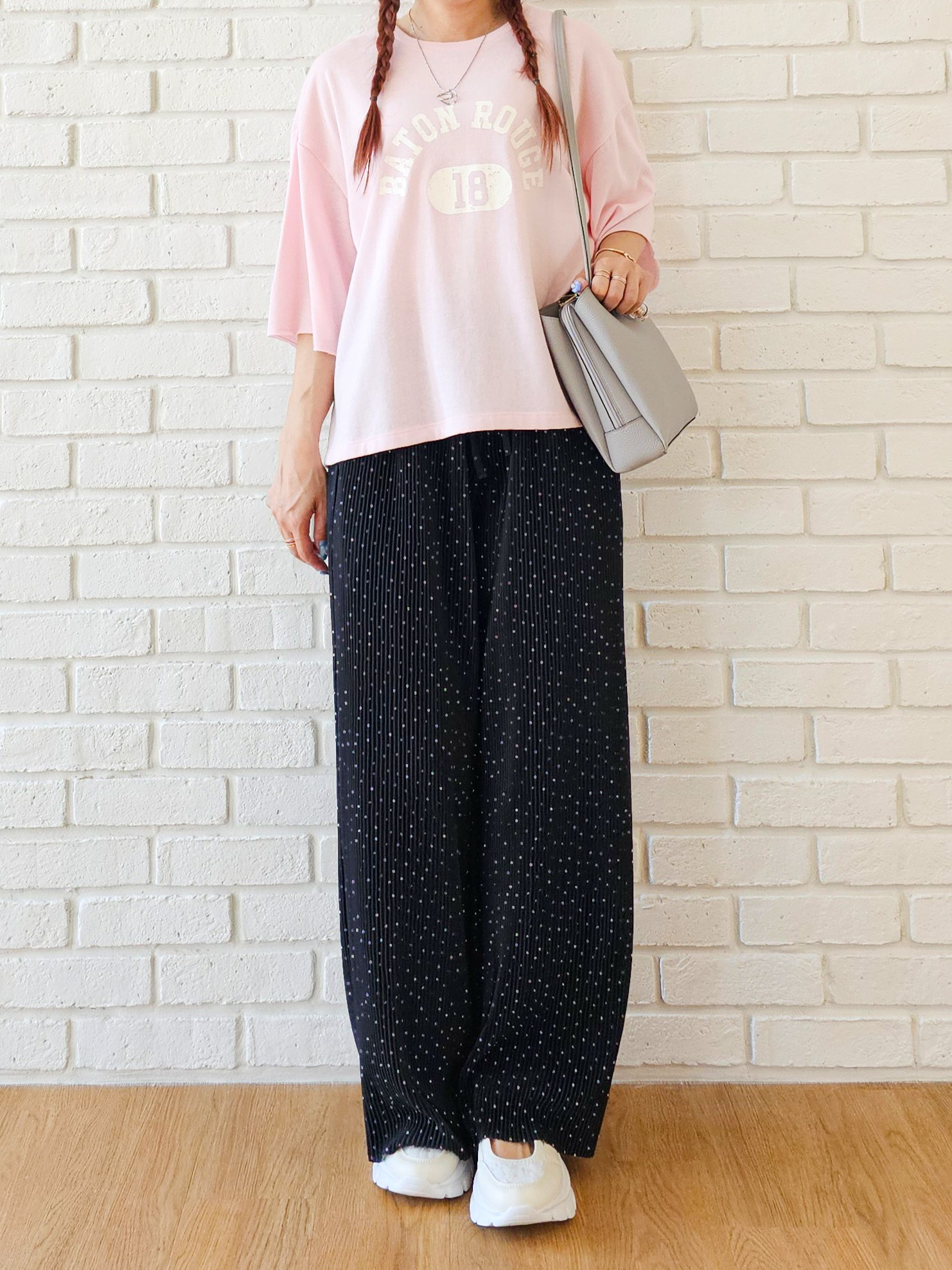ゆゆさんの「SHOO･LA･RUE｜【洗濯機可/S-LL/選べる6柄】切りっぱなしお袖がこなれカジュアル 5分袖シアーTシャツ」を使ったコーディネート