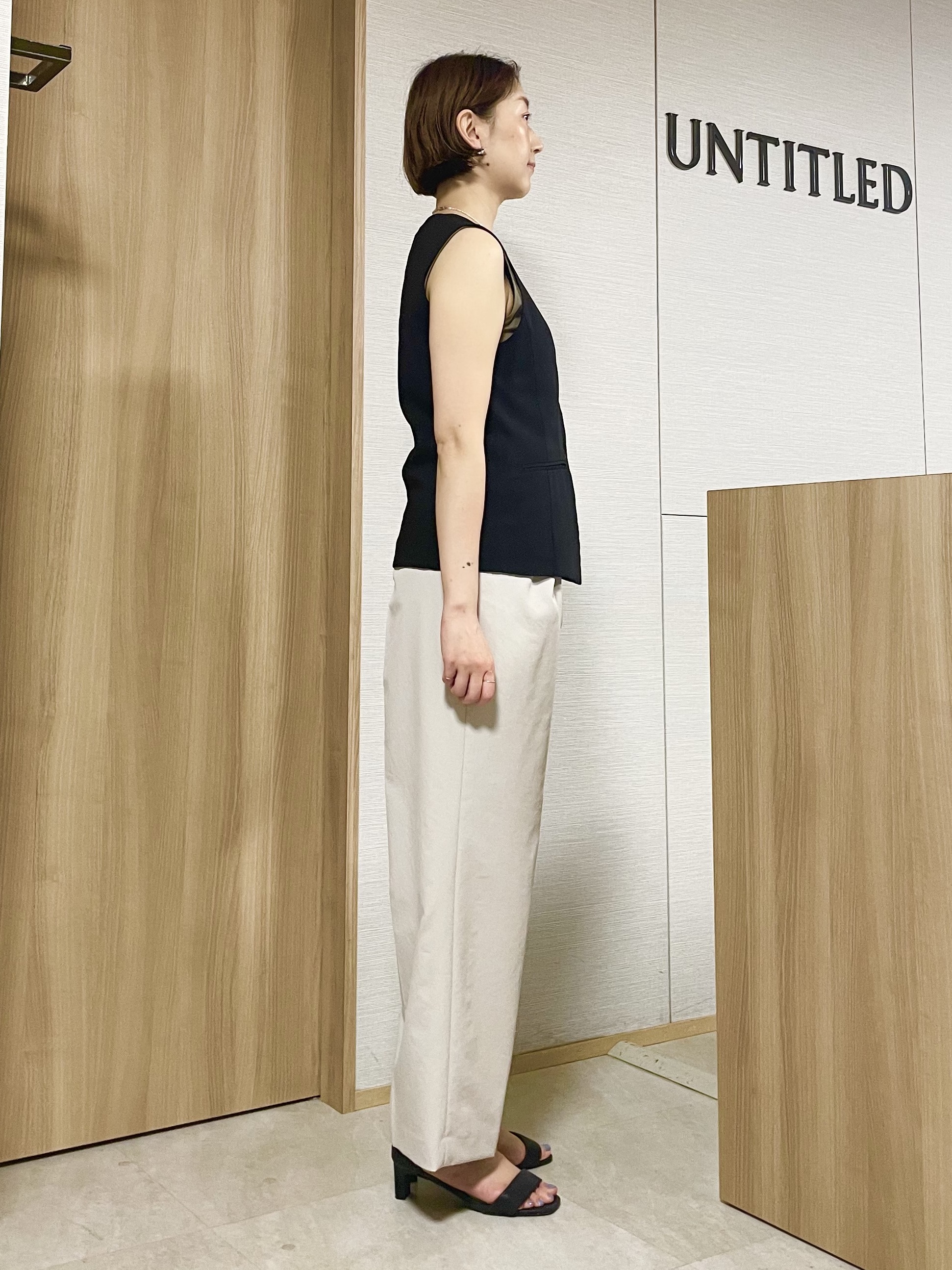 aliceさんの「UNTITLED｜【セットアップ可/接触冷感/通気性】ドライシアーVネックジレ」を使ったコーディネート