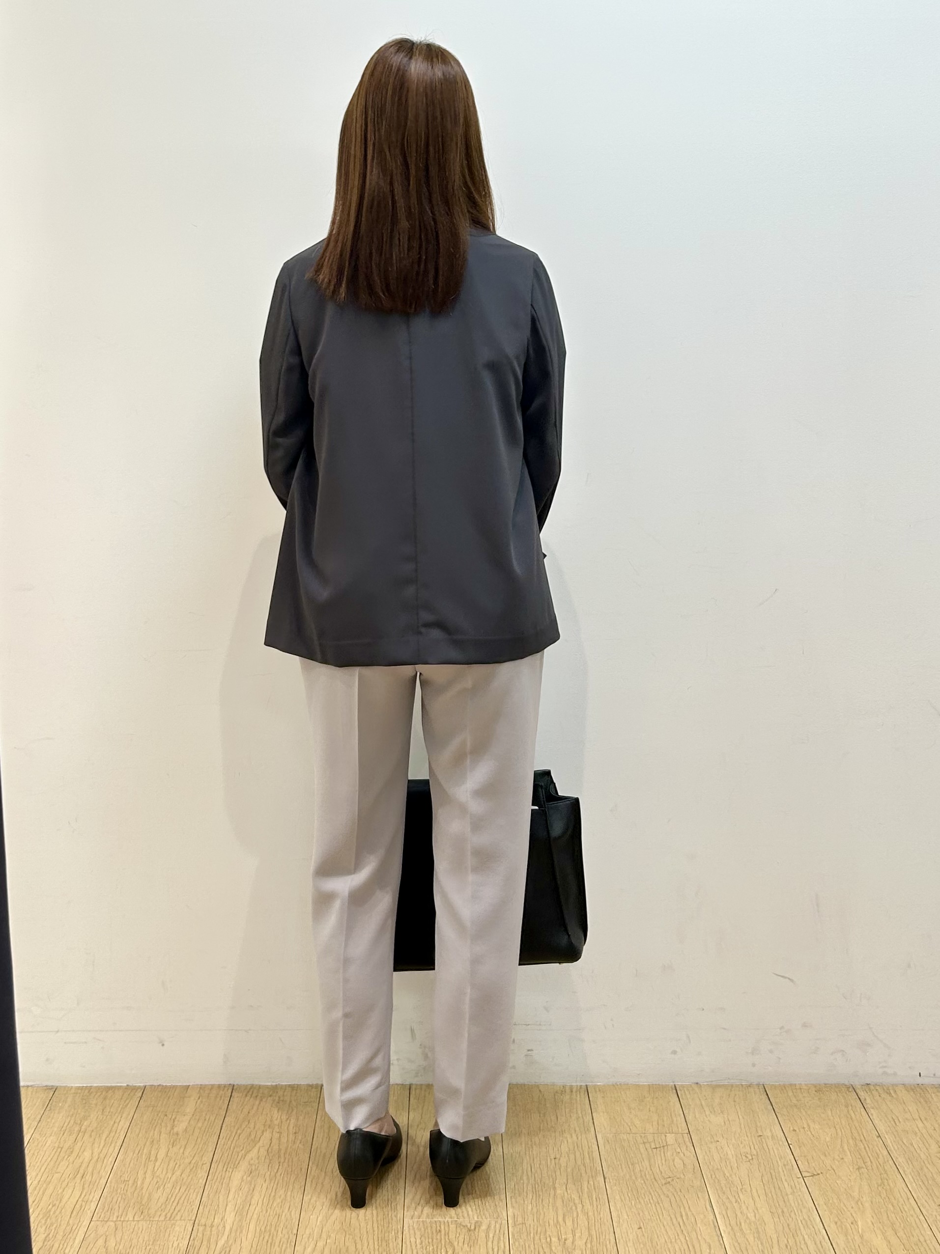 kozueさんの「INDIVI｜【さらに軽く軽快！／着る日傘】ノーカラージャケット」を使ったコーディネート