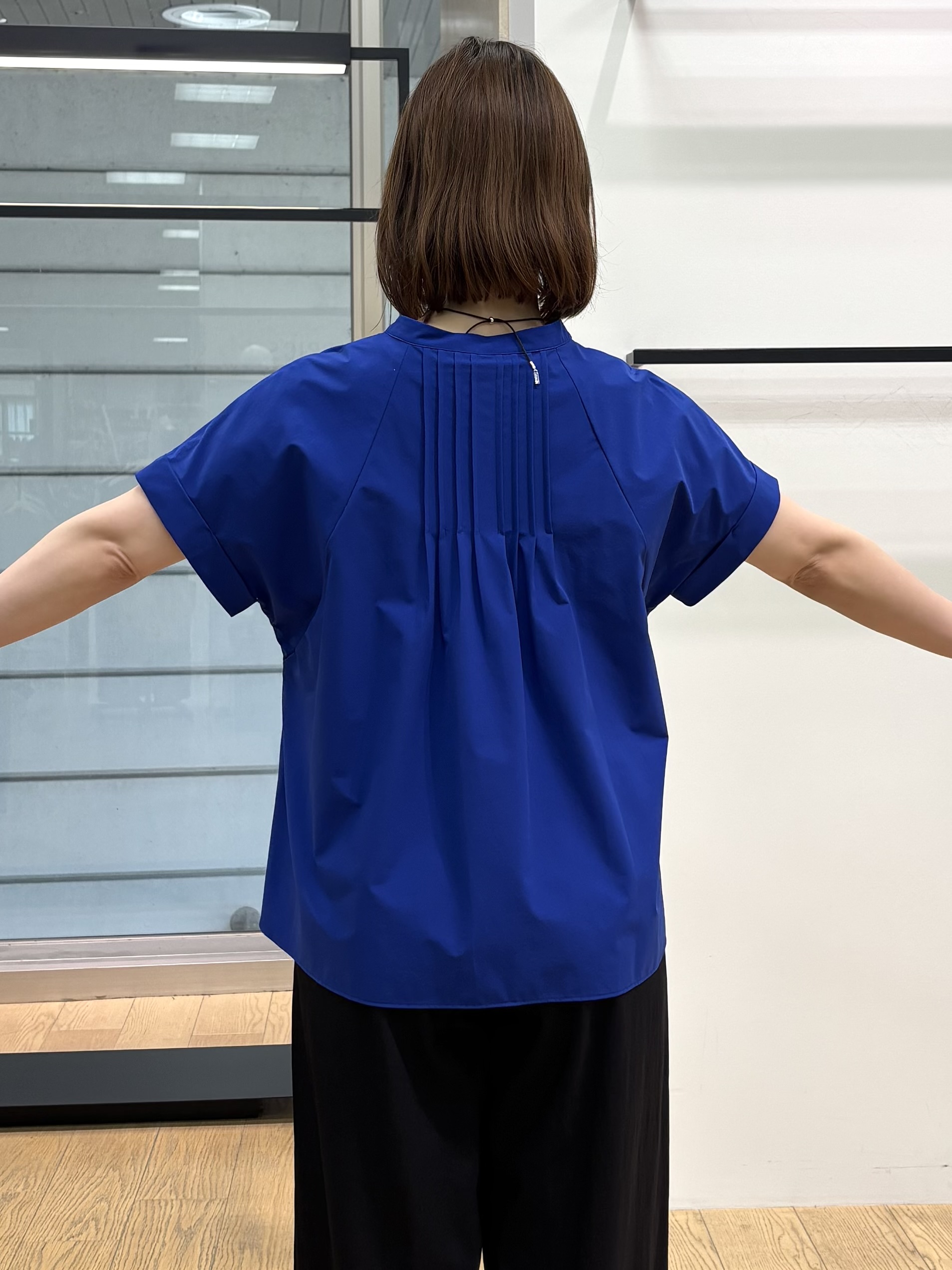 asamiさんの「INDIVI｜【撥水／UVケア／SETUP可能】軽量タックスキッパーブラウス」を使ったコーディネート