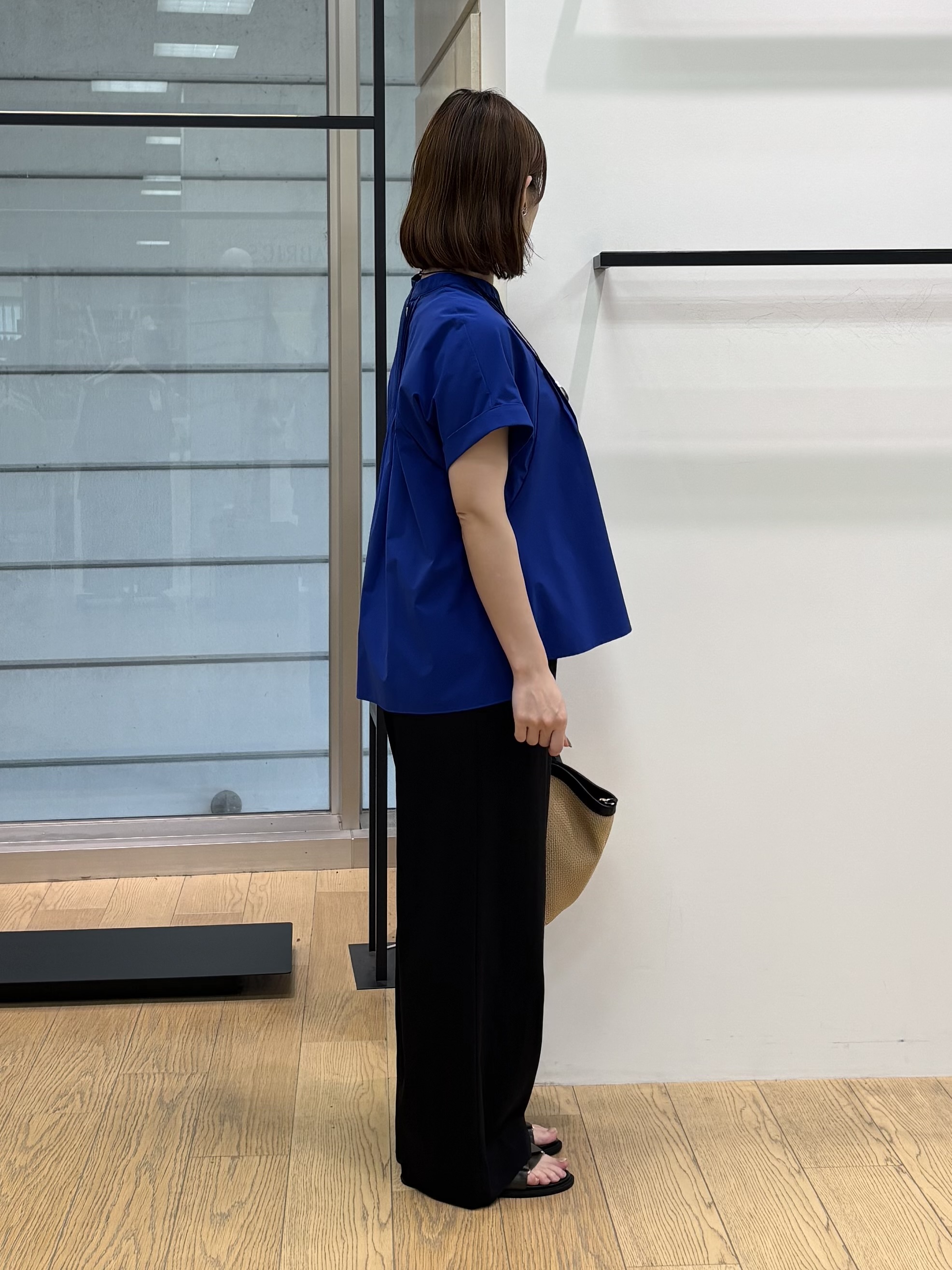asamiさんの「INDIVI｜【撥水／UVケア／SETUP可能】軽量タックスキッパーブラウス」を使ったコーディネート
