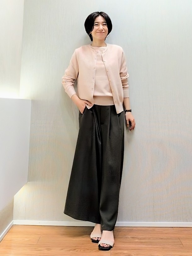 ミズタさんの「UNTITLED｜【アンサンブル可】ラメ混クルーネックカーディガン」を使ったコーディネート
