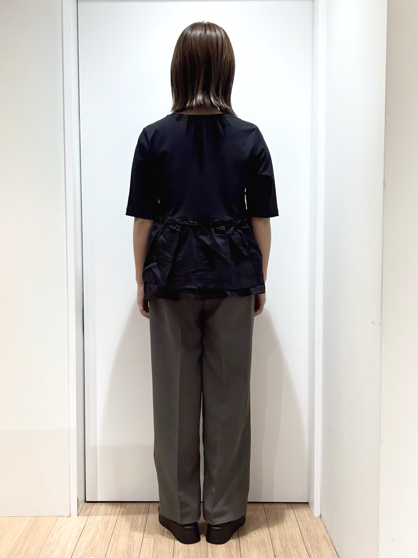 shihoさんの「grove｜【体型カバー】INせず決まる、ウエストシアーフリルTシャツ」を使ったコーディネート