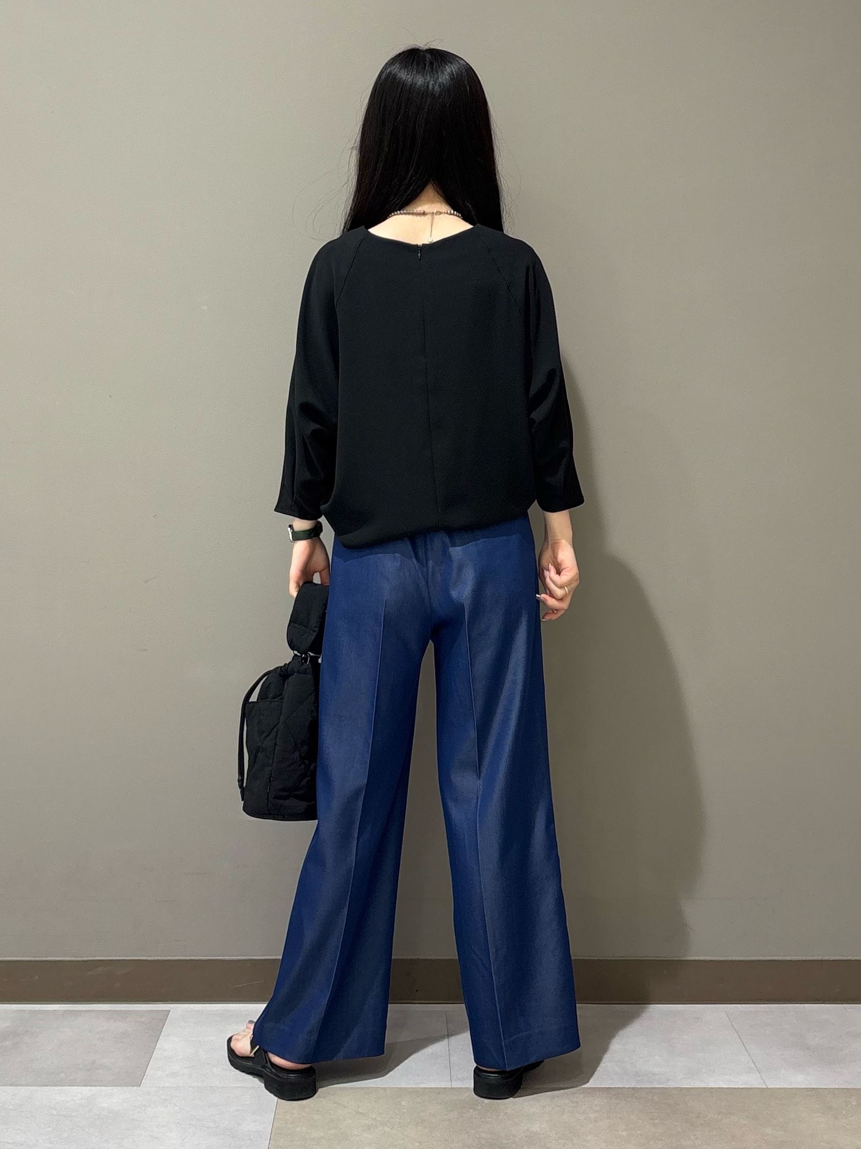 KEIKOさんの「INDIVI｜【さらに軽く軽快！／着る日傘】ドルマントップス」を使ったコーディネート