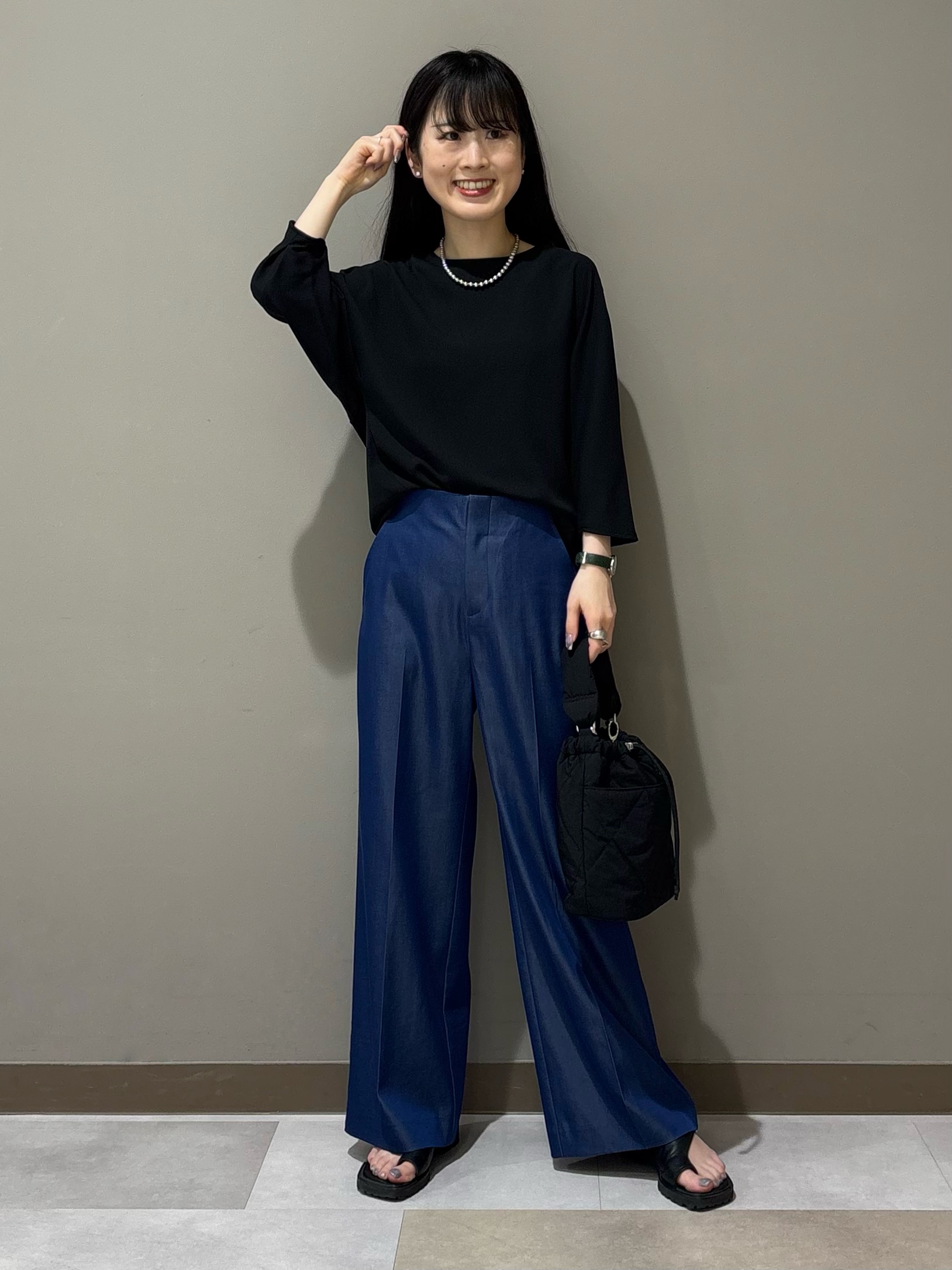 KEIKOさんの「INDIVI｜【さらに軽く軽快！／着る日傘】ドルマントップス」を使ったコーディネート