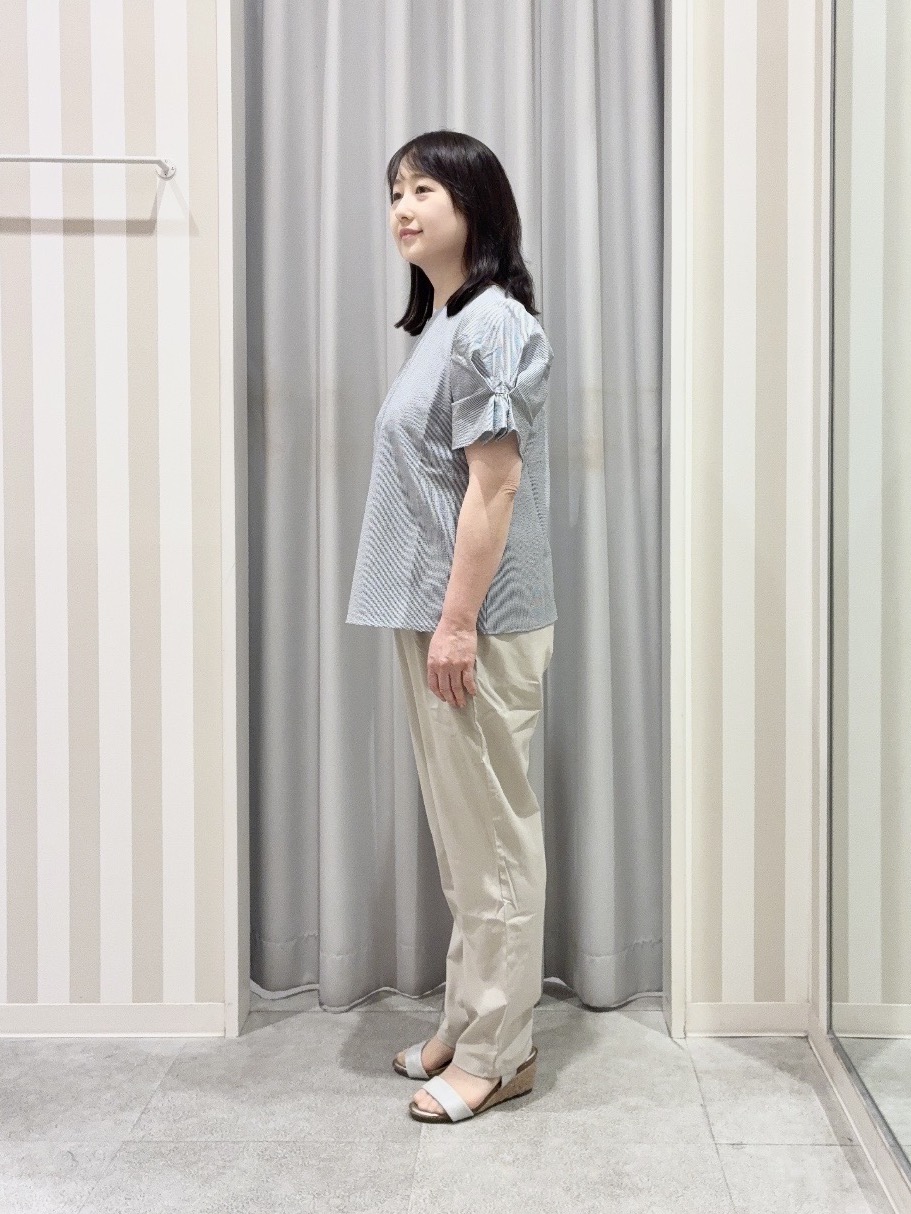 vanseさんの「SHOO･LA･RUE｜【洗濯後しわになりにくい/UV/S-LL】二の腕隠れる 吸水速乾お袖タックブラウス」を使ったコーディネート