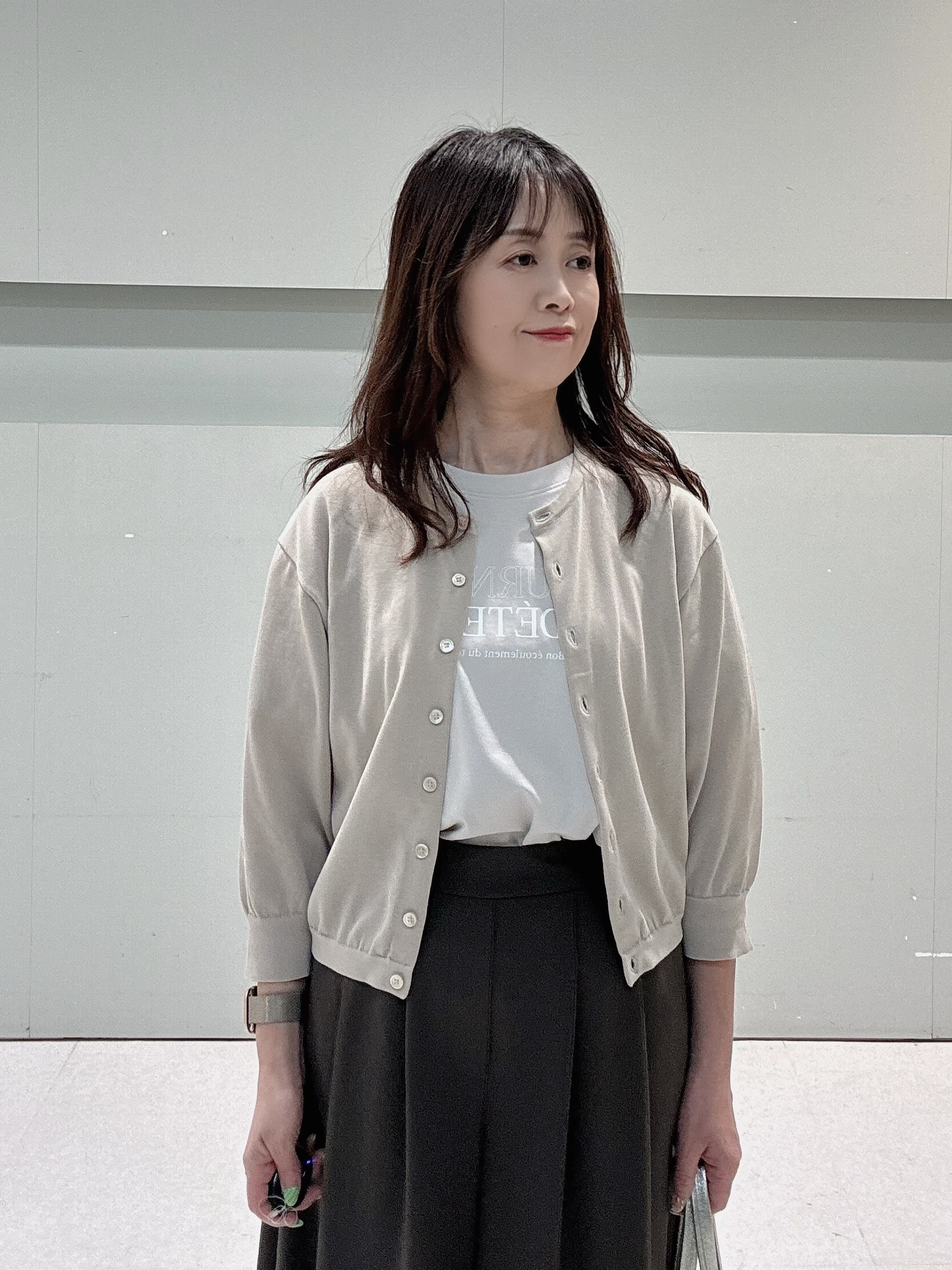 makiさんの「UNTITLED｜【洗える/日除け・冷房対策に】ハイゲージクルーネックカーディガン」を使ったコーディネート