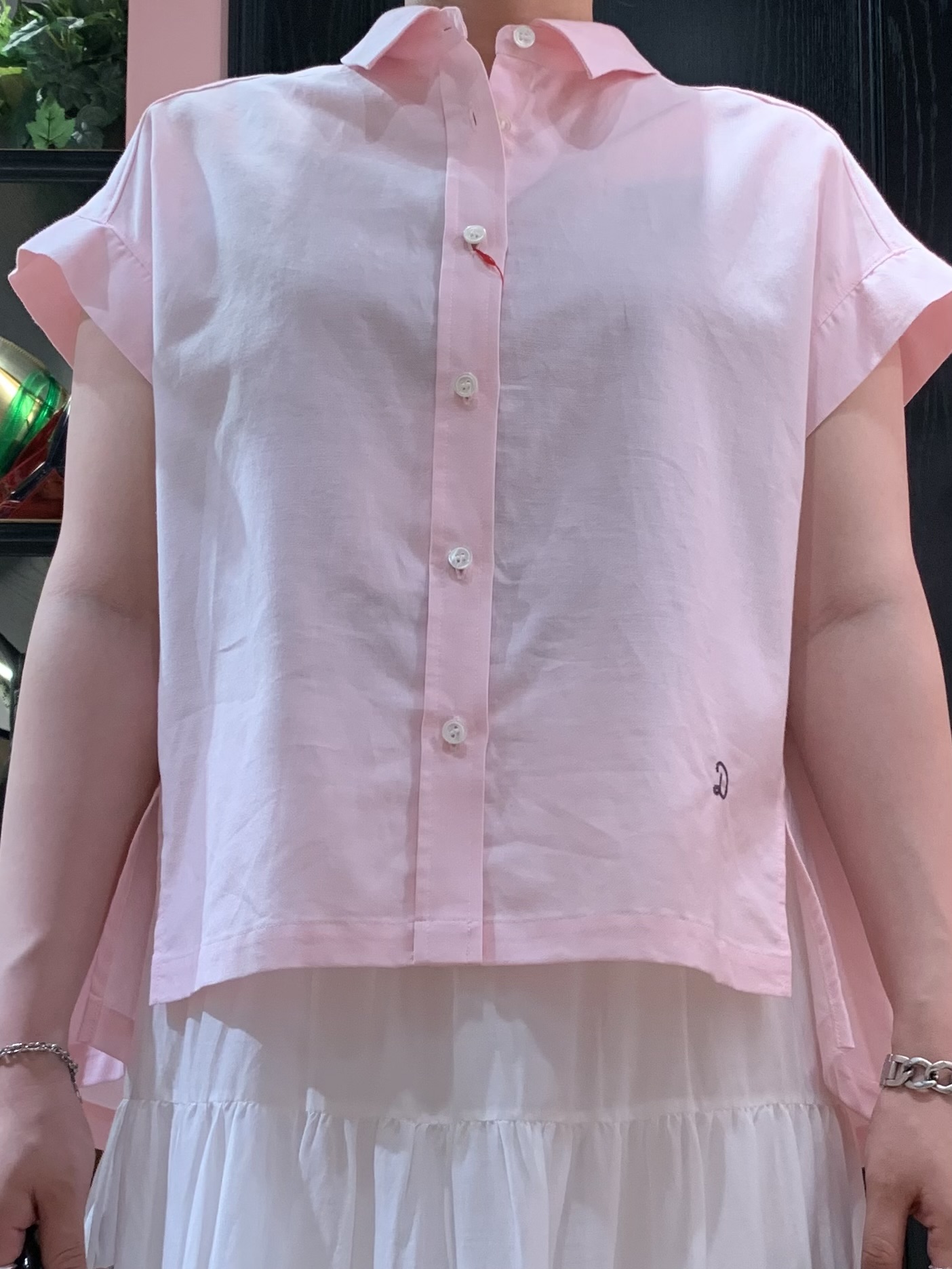 SAKAIさんの「DRESSTERIOR｜【毎年人気/ウォッシャブル】バックフレアオックスシャツ」を使ったコーディネート