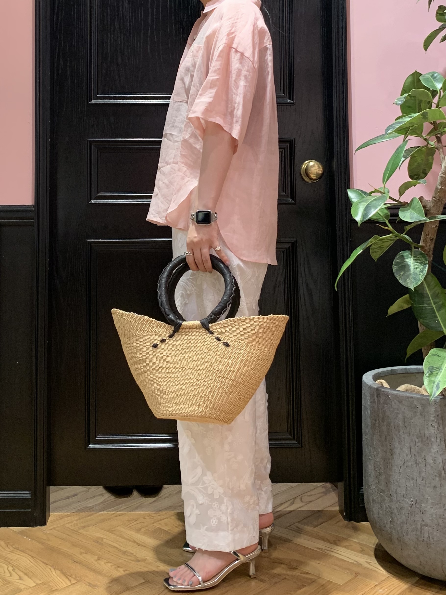 SAKAIさんの「DRESSTERIOR｜ピュアラミー シャツ」を使ったコーディネート