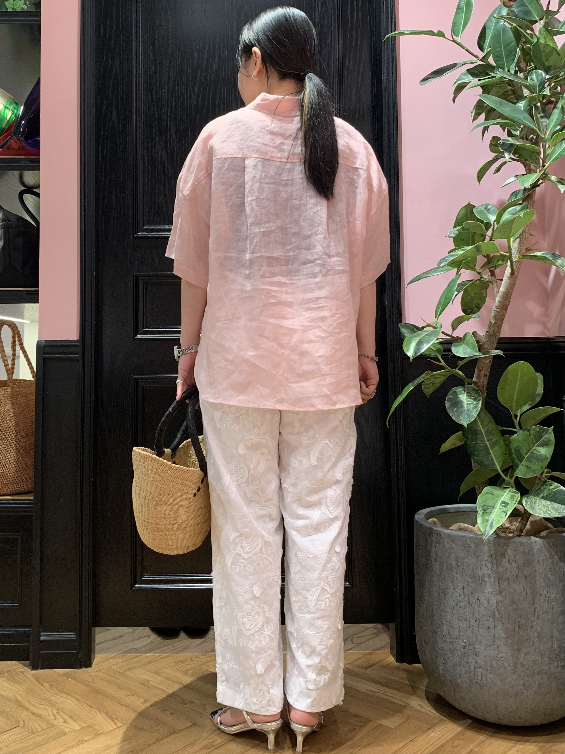 SAKAIさんの「DRESSTERIOR｜ピュアラミー シャツ」を使ったコーディネート