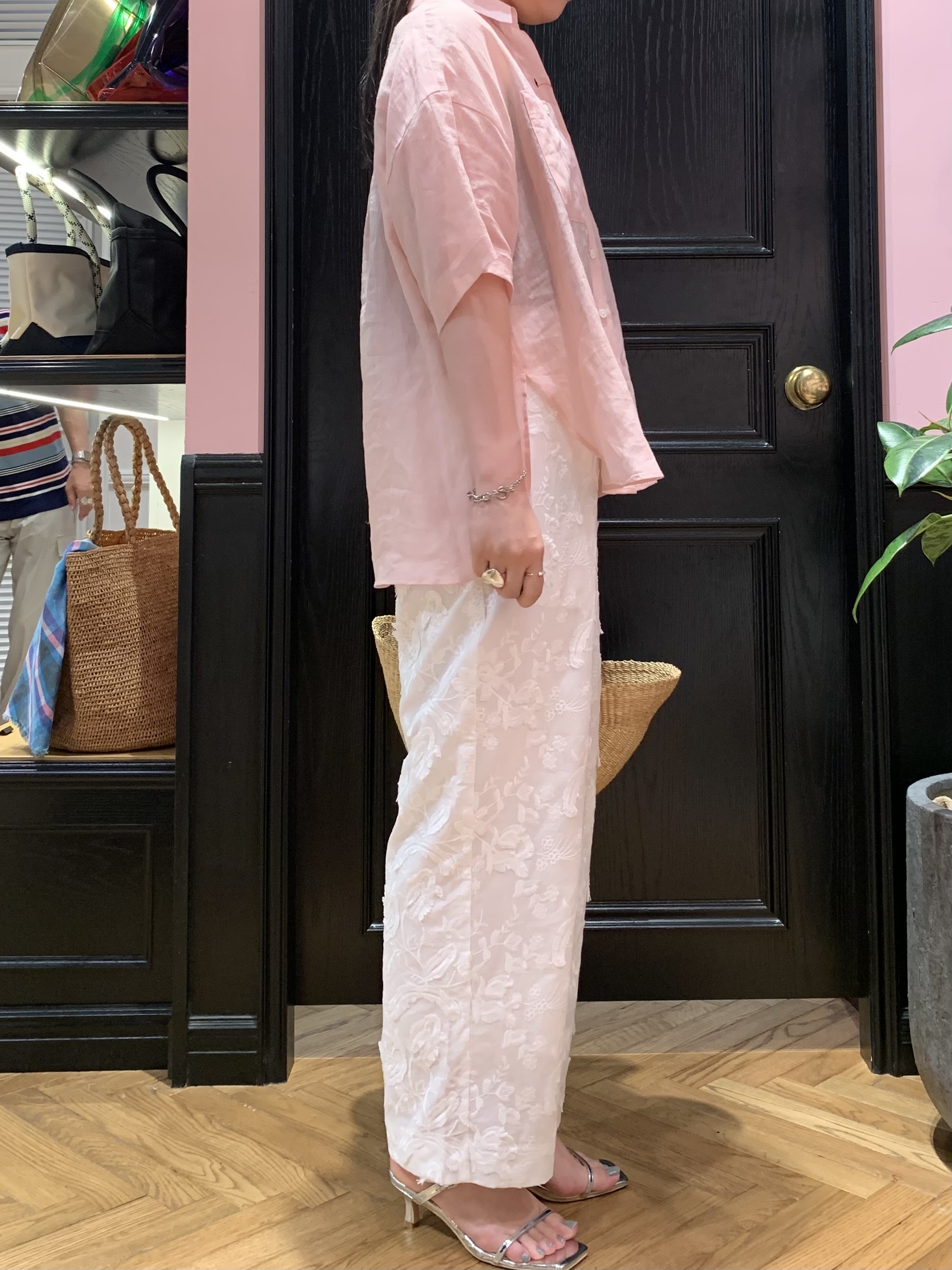 SAKAIさんの「DRESSTERIOR｜ピュアラミー シャツ」を使ったコーディネート