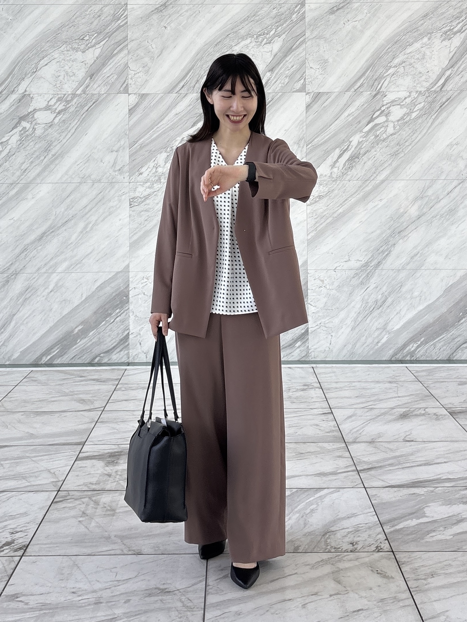 Yoshimiさんの「INDIVI｜【さらに軽く軽快！／着る日傘】ノーカラージャケット」を使ったコーディネート