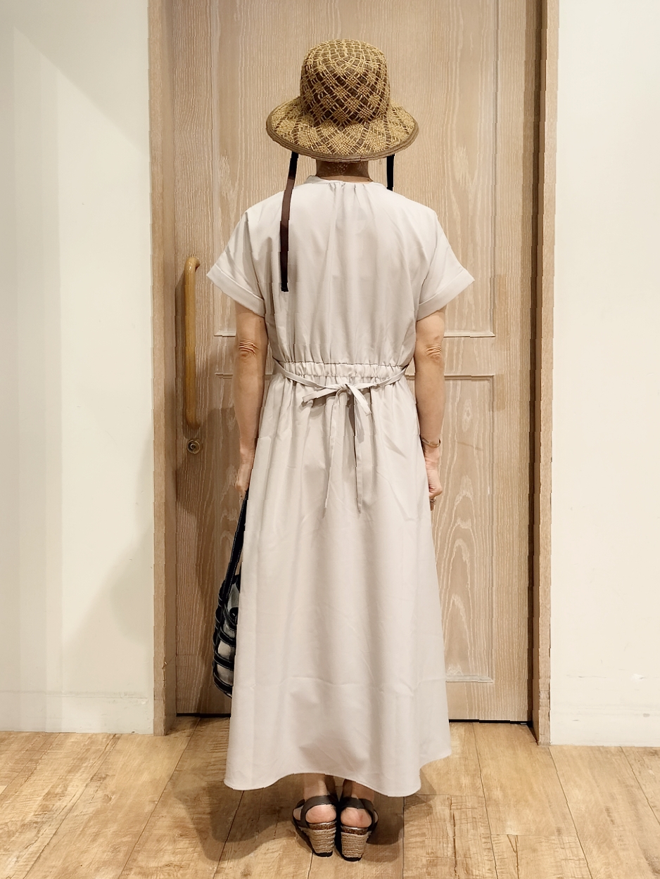 YUKIさんの「SHOO･LA･RUE｜【洗濯機可／洗濯後しわになりにくい】ウエストタックフレンチワンピース」を使ったコーディネート