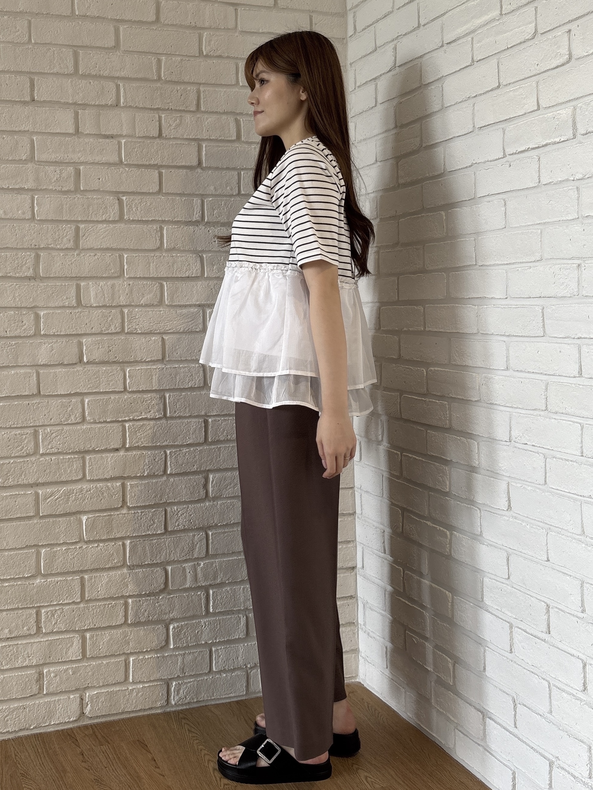 sayaさんの「grove｜【体型カバー】INせず決まる、ウエストシアーフリルTシャツ」を使ったコーディネート