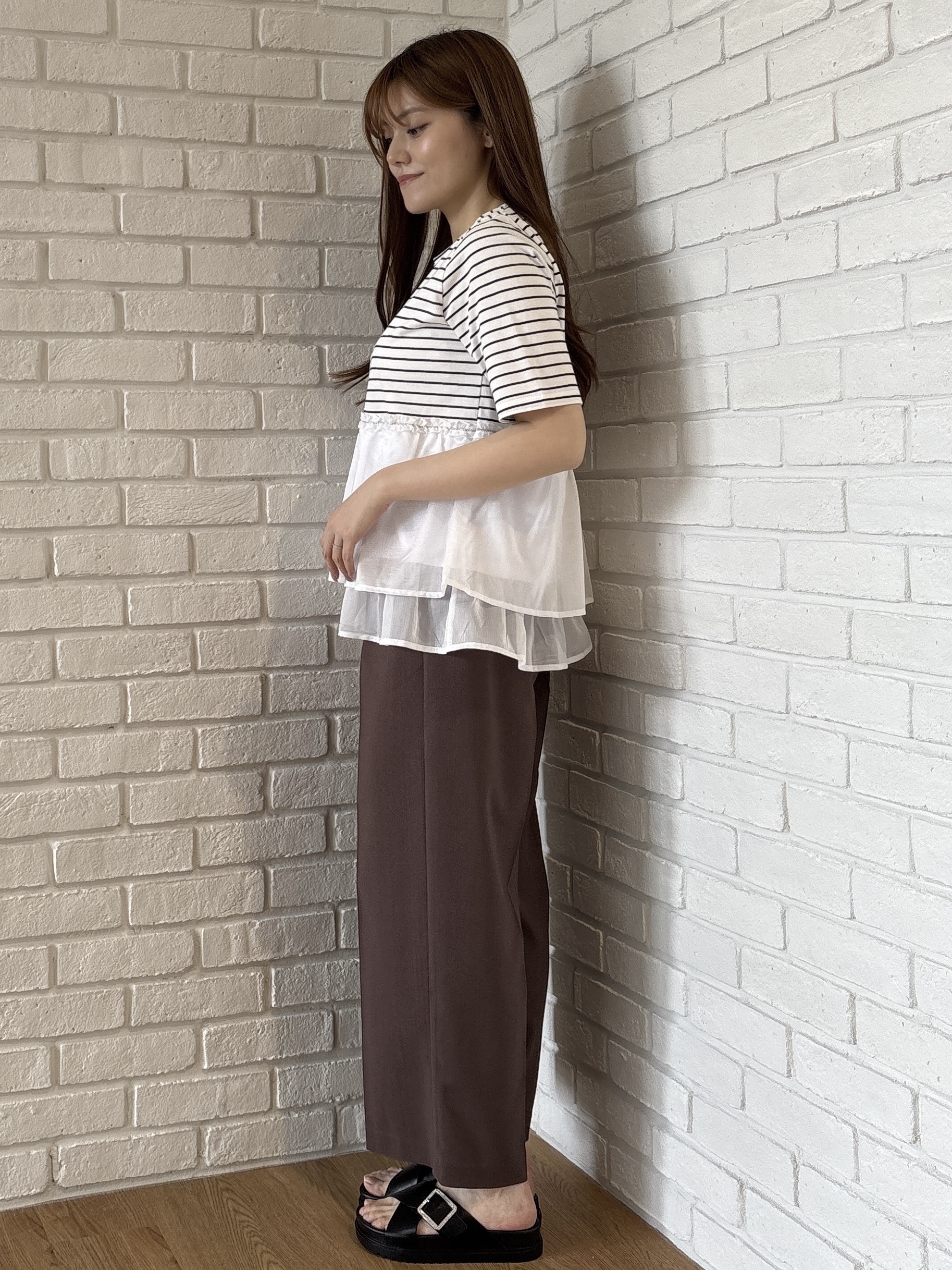 sayaさんの「grove｜【体型カバー】INせず決まる、ウエストシアーフリルTシャツ」を使ったコーディネート