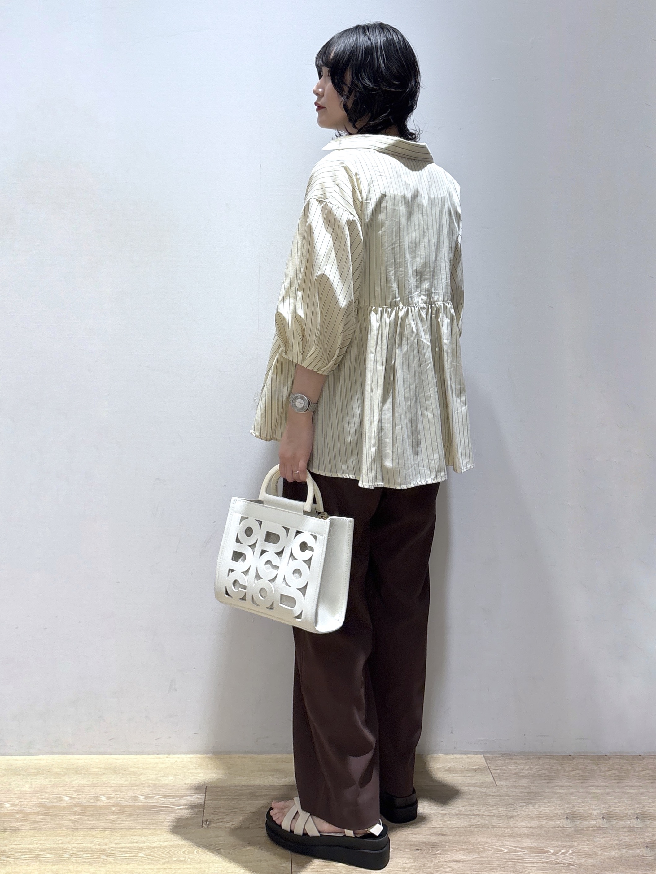 mizukiさんの「index｜スキッパーペプラムブラウス【洗濯機OK】」を使ったコーディネート