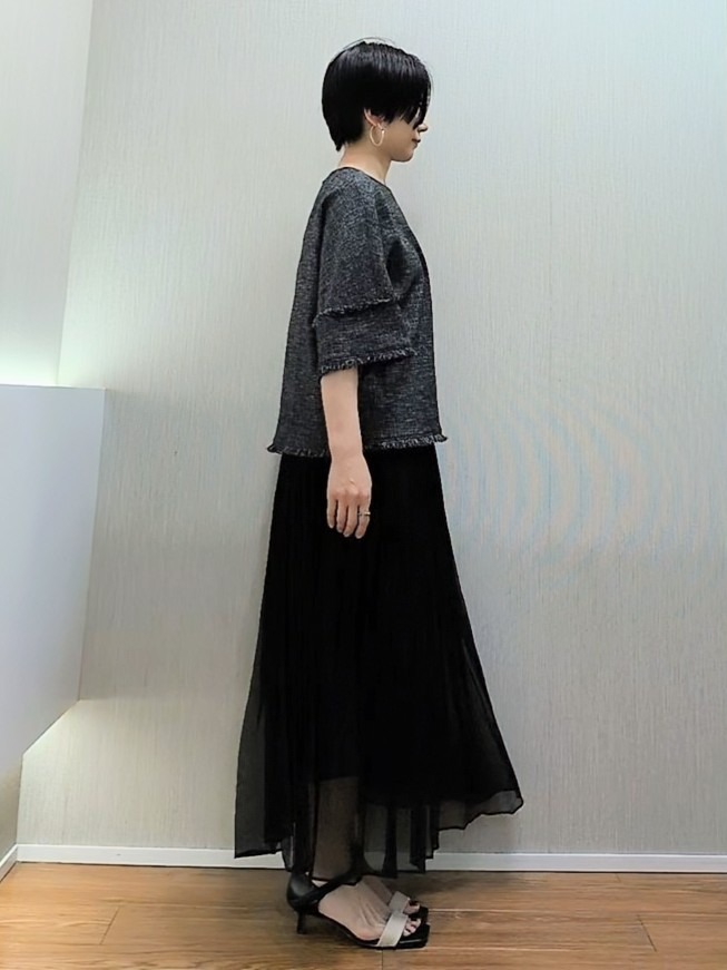ミズタさんの「UNTITLED｜ドライミックスツィードブラウス」を使ったコーディネート