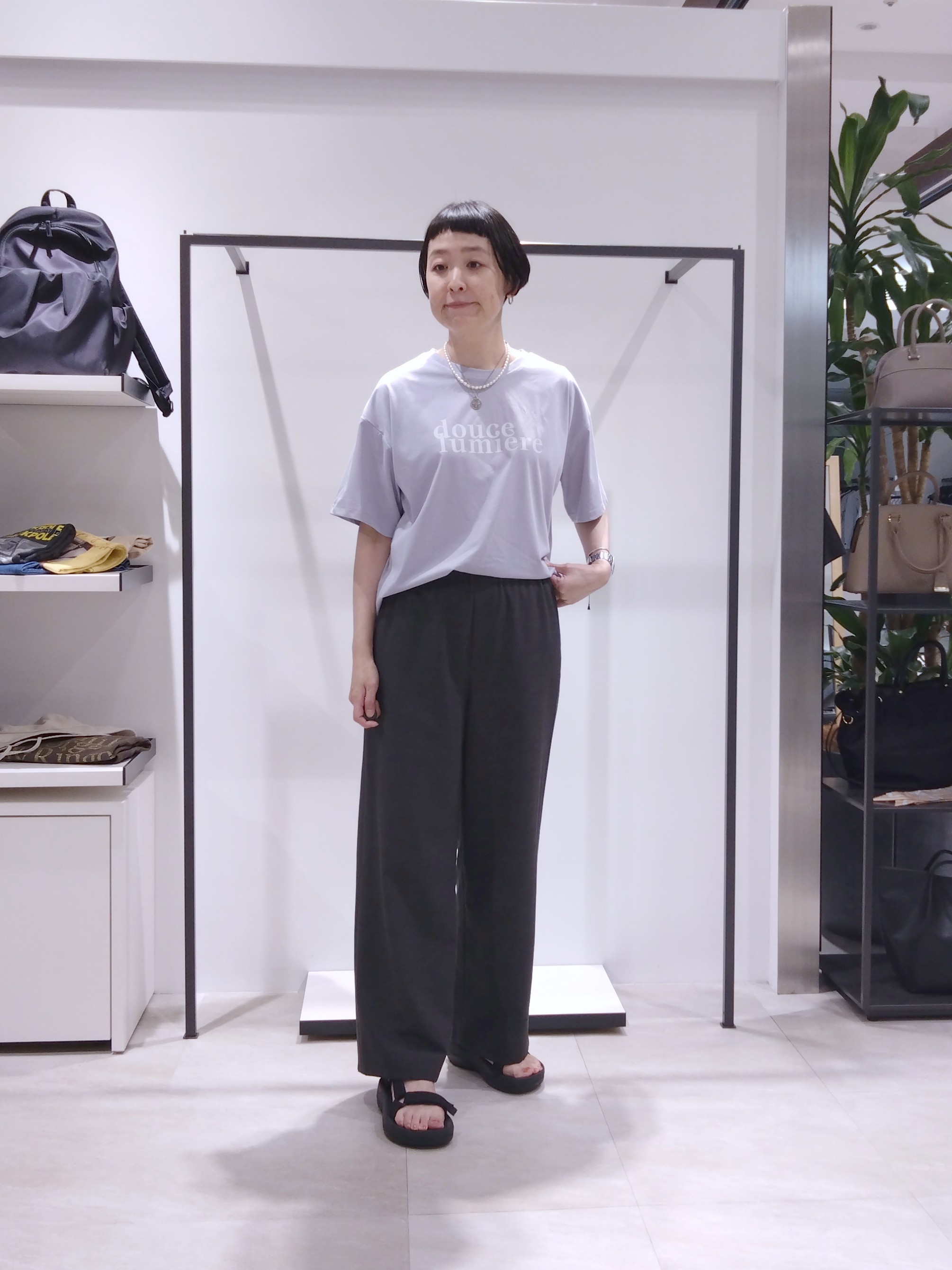 まちこさんの「UNTITLED｜コットンロゴTシャツ」を使ったコーディネート