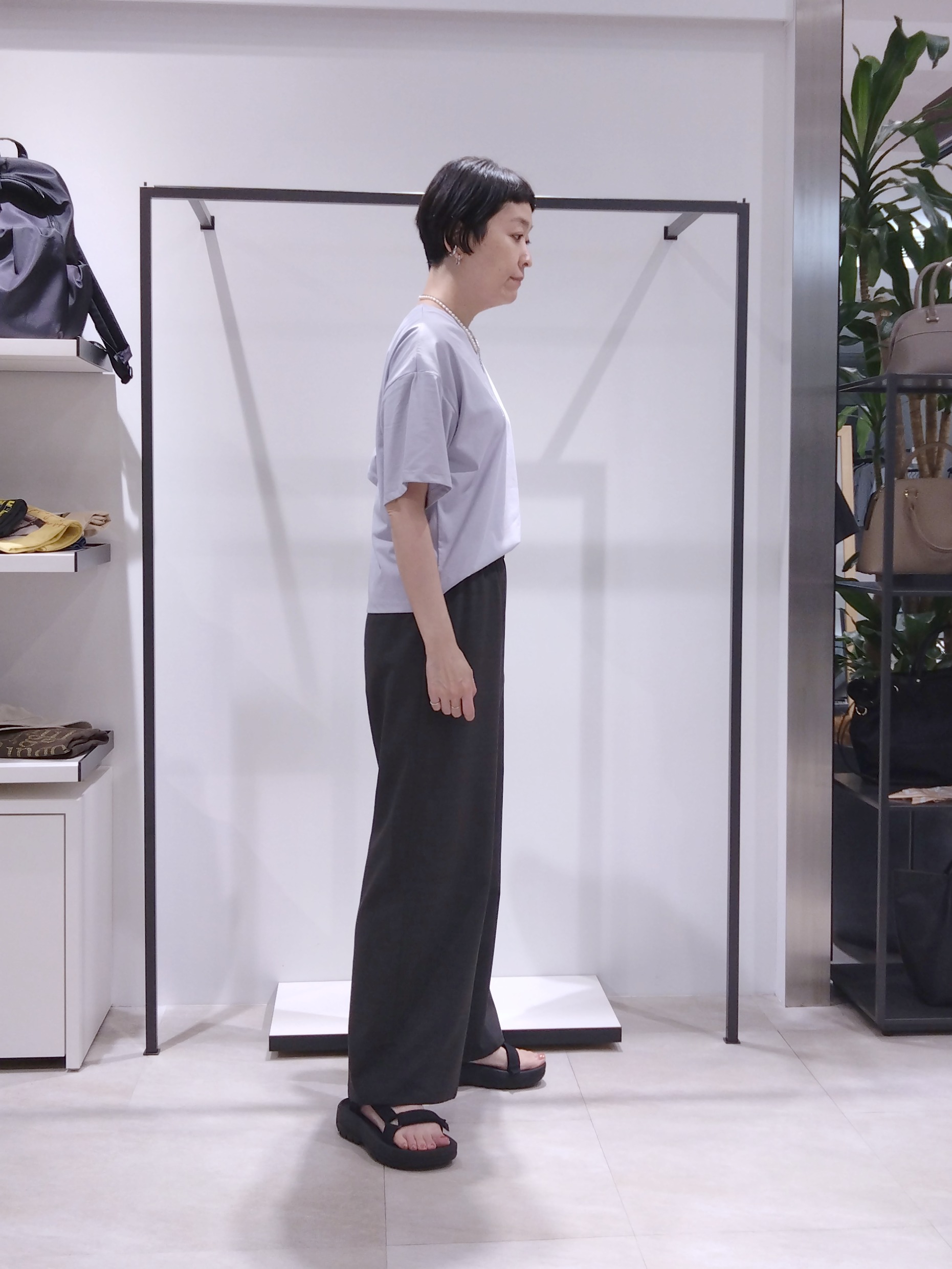 まちこさんの「UNTITLED｜コットンロゴTシャツ」を使ったコーディネート