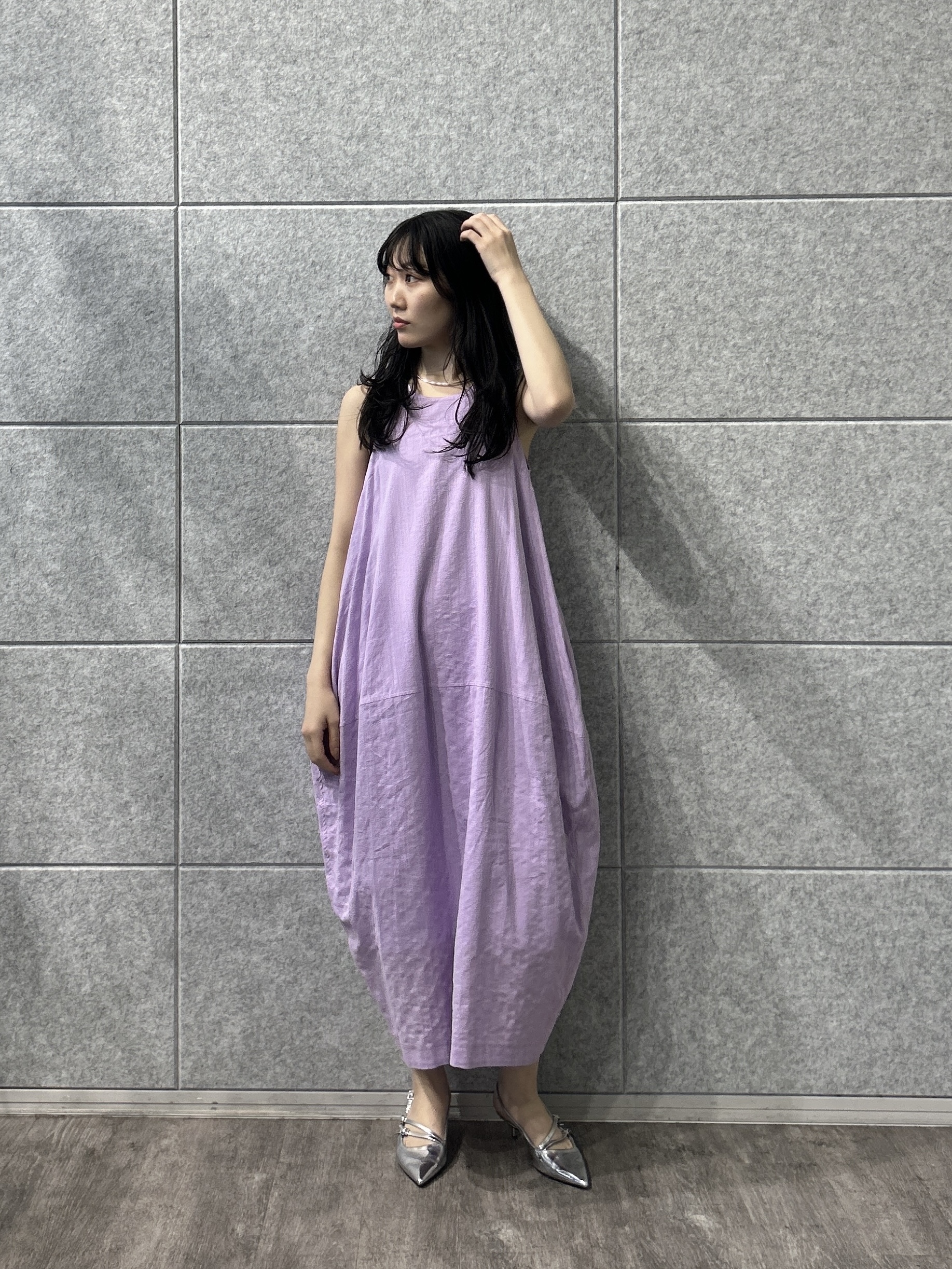 rinaさんの「INDIVI｜ミニマルコクーンワンピース」を使ったコーディネート