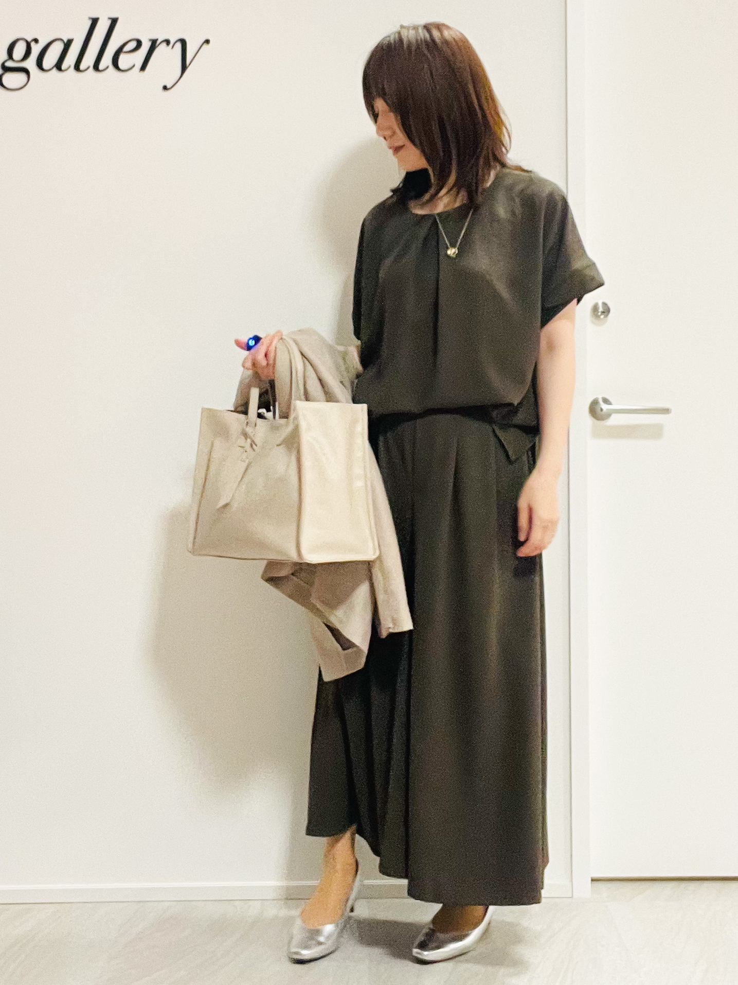 めいさんの「UNTITLED｜【前後2WAY/はっ水/セットアップ可】リラクシーフレンチスリーブブラウス」を使ったコーディネート