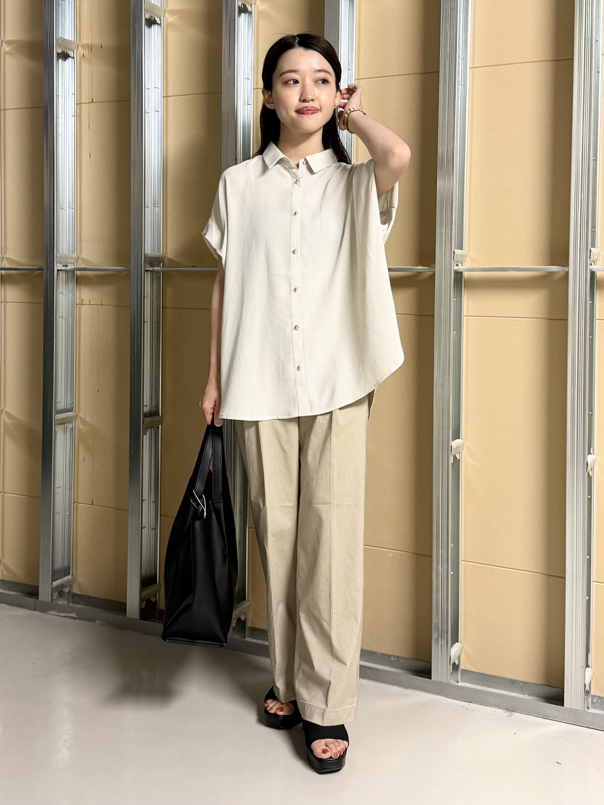 sahoさんの「THE SHOP TK｜【ひんやり/防しわ/UV/吸水速乾】襟付き フレンチスリーブシャツ」を使ったコーディネート