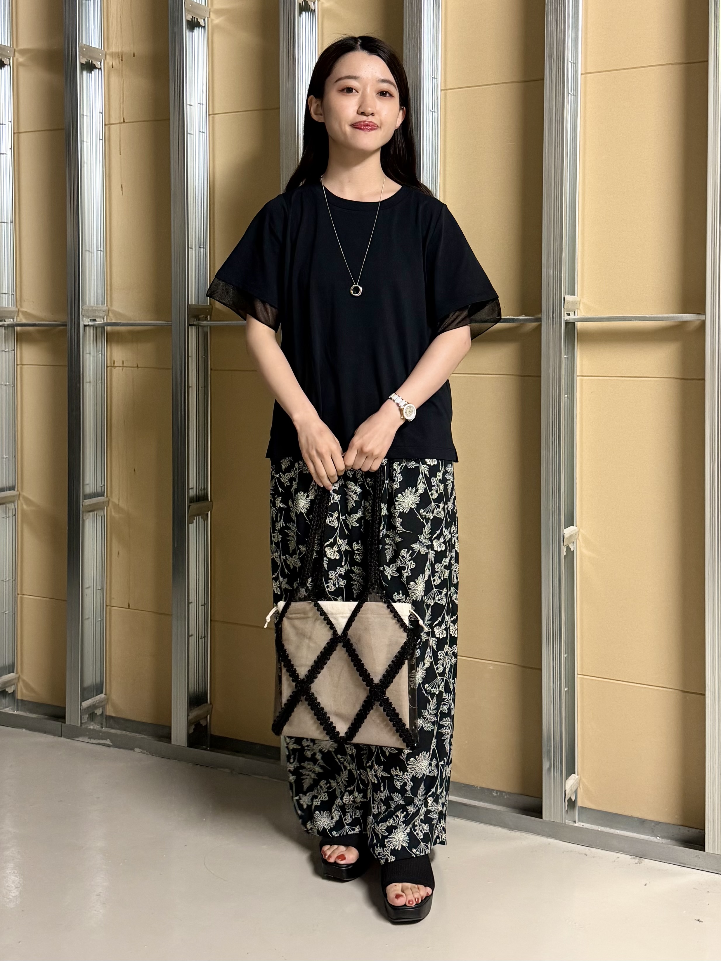 sahoさんの「THE SHOP TK｜【M-XL/ひんやり】上品な透け感 袖口シアーTシャツ」を使ったコーディネート