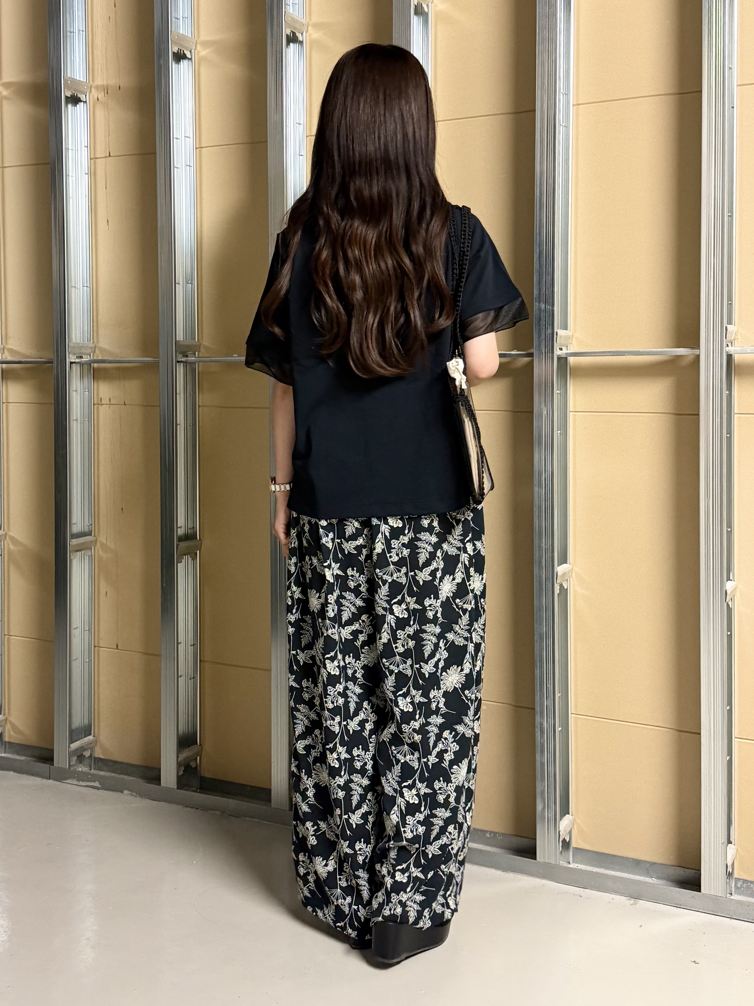 sahoさんの「THE SHOP TK｜【M-XL/ひんやり】上品な透け感 袖口シアーTシャツ」を使ったコーディネート
