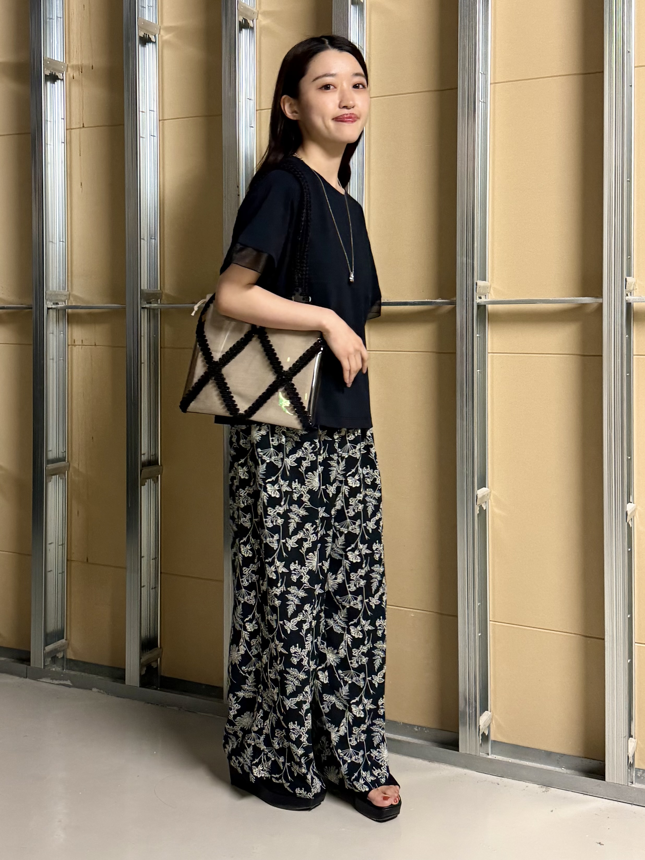 sahoさんの「THE SHOP TK｜【M-XL/ひんやり】上品な透け感 袖口シアーTシャツ」を使ったコーディネート