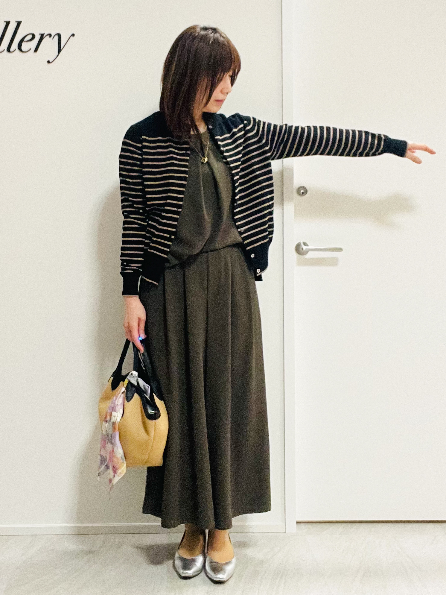 めいさんの「UNTITLED｜【前後2WAY/はっ水/セットアップ可】リラクシーフレンチスリーブブラウス」を使ったコーディネート