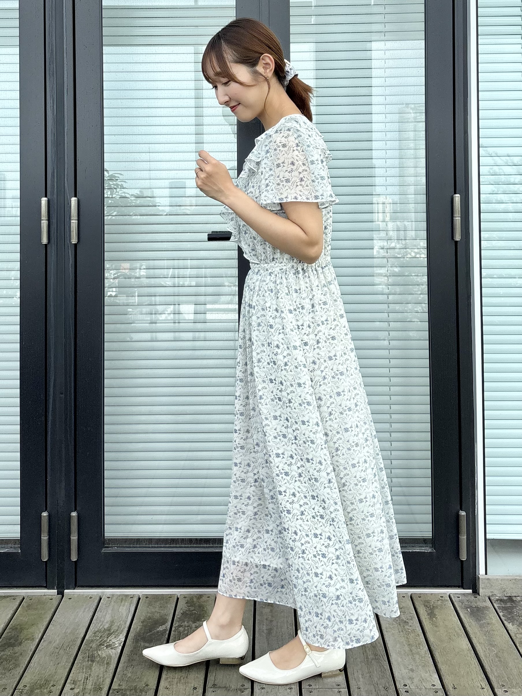 みぃさんの「Couture brooch｜【洗える・パール調釦】愛されシアーカーディガン」を使ったコーディネート