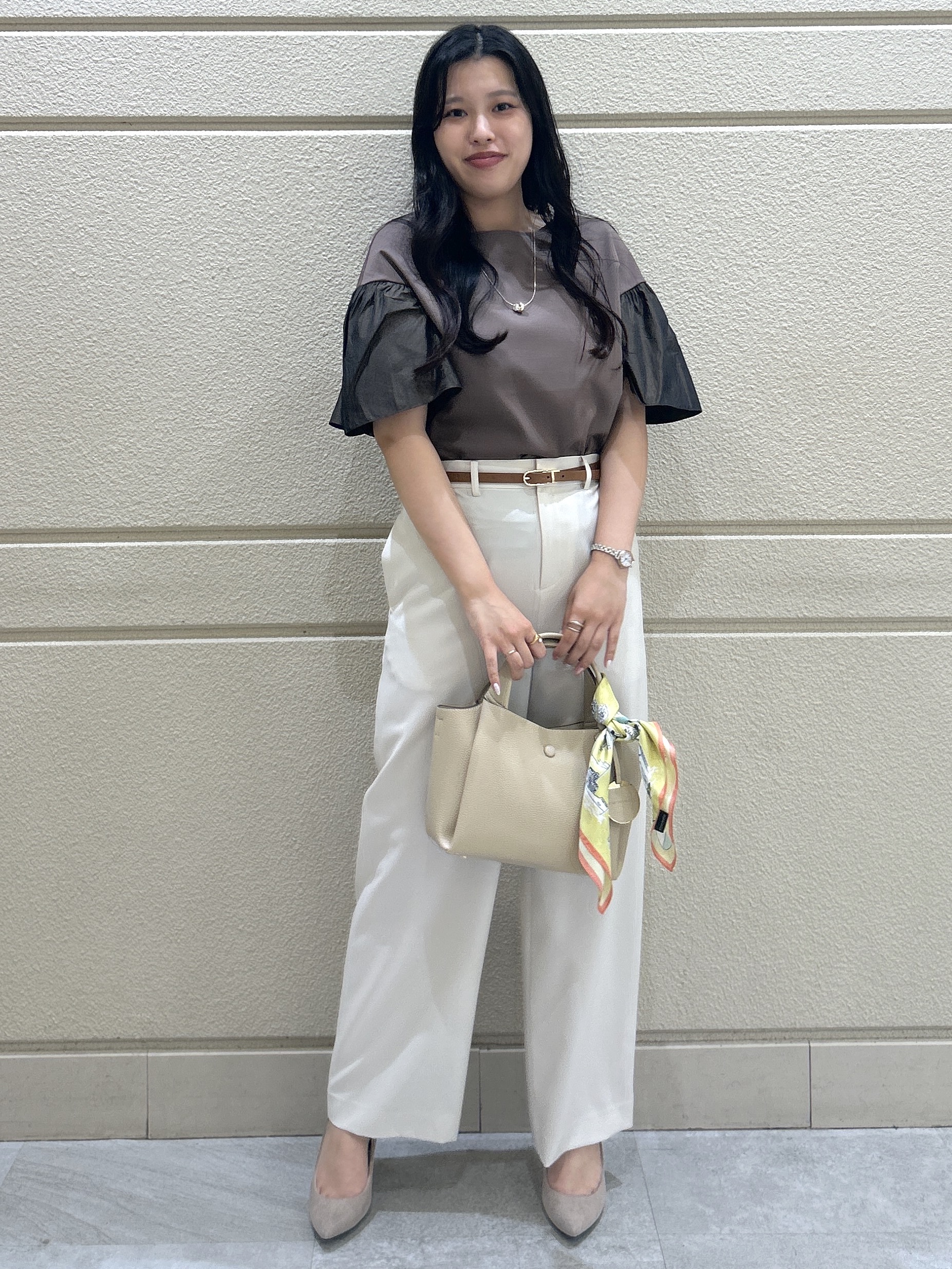 Momokaさんの「COUP DE CHANCE｜【手洗い可／日本製】ギャザーフレアスリーブ　プルオーバー」を使ったコーディネート