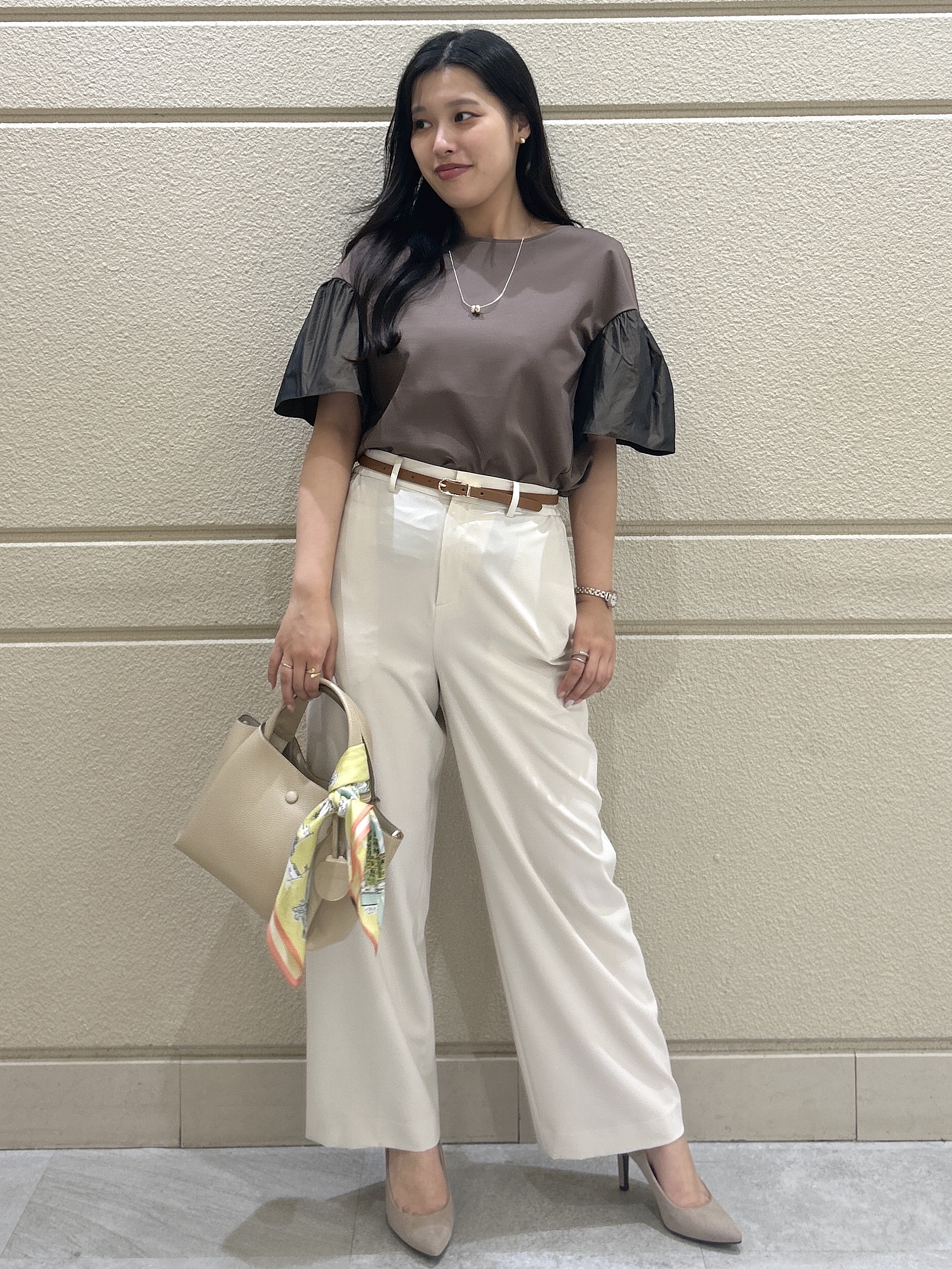 Momokaさんの「COUP DE CHANCE｜【手洗い可／日本製】ギャザーフレアスリーブ　プルオーバー」を使ったコーディネート
