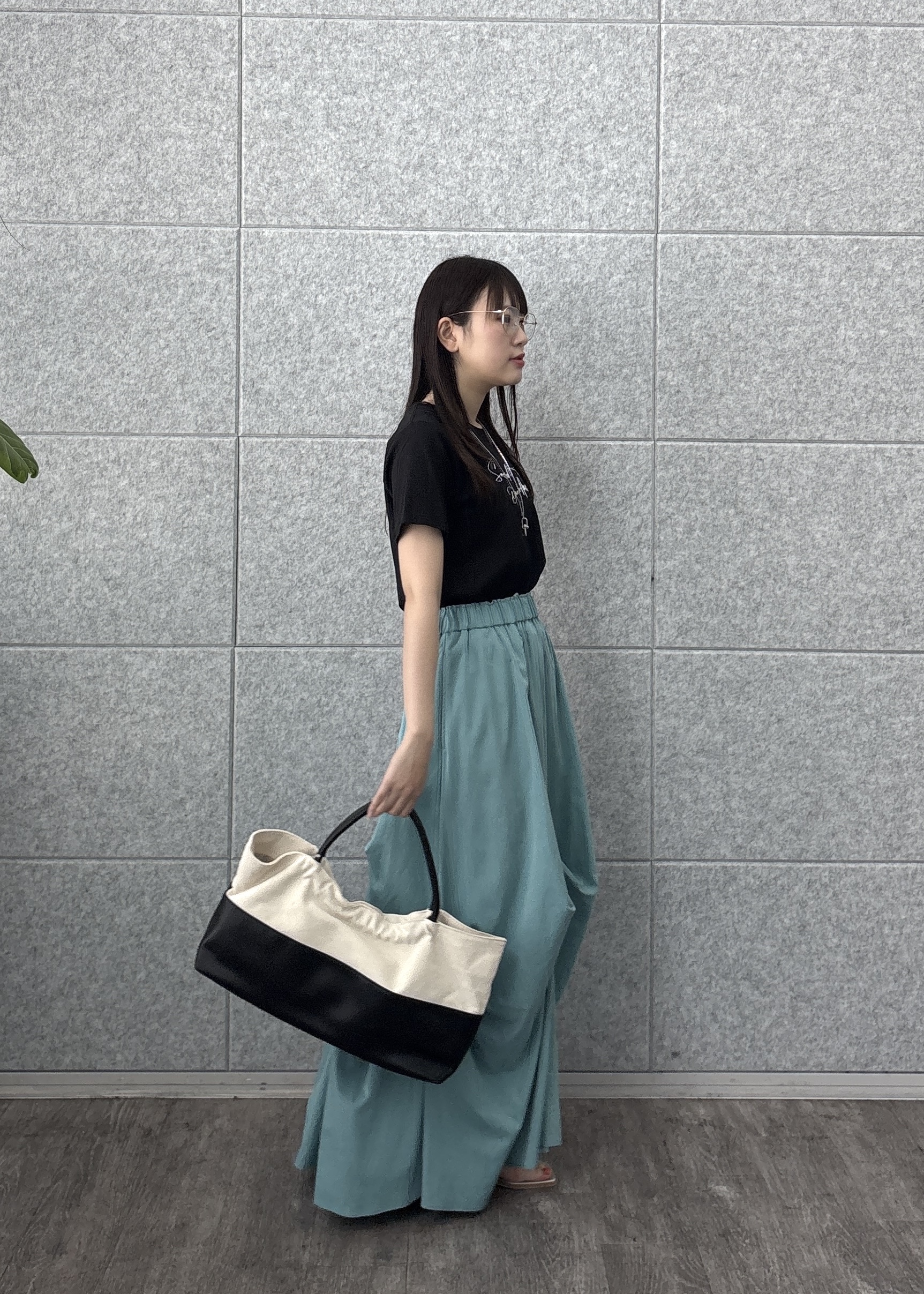 Renoさんの「INDIVI｜3DプリントロゴTシャツ」を使ったコーディネート
