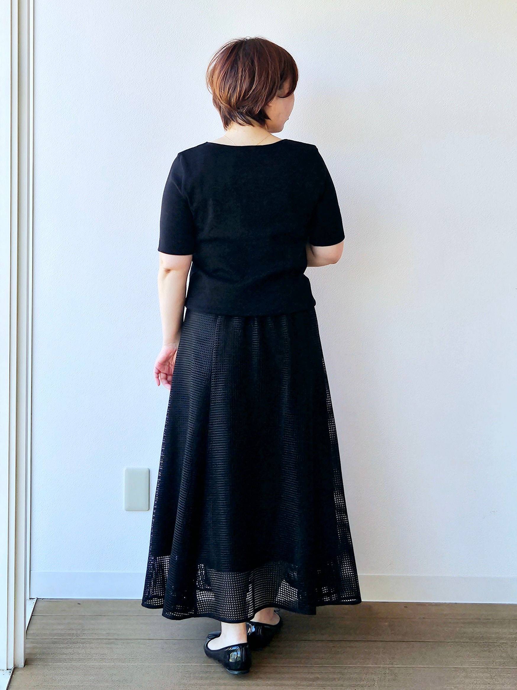 やじまさんの「UNTITLED｜【すっきり見え/洗える】スクエアネックプルオーバー」を使ったコーディネート