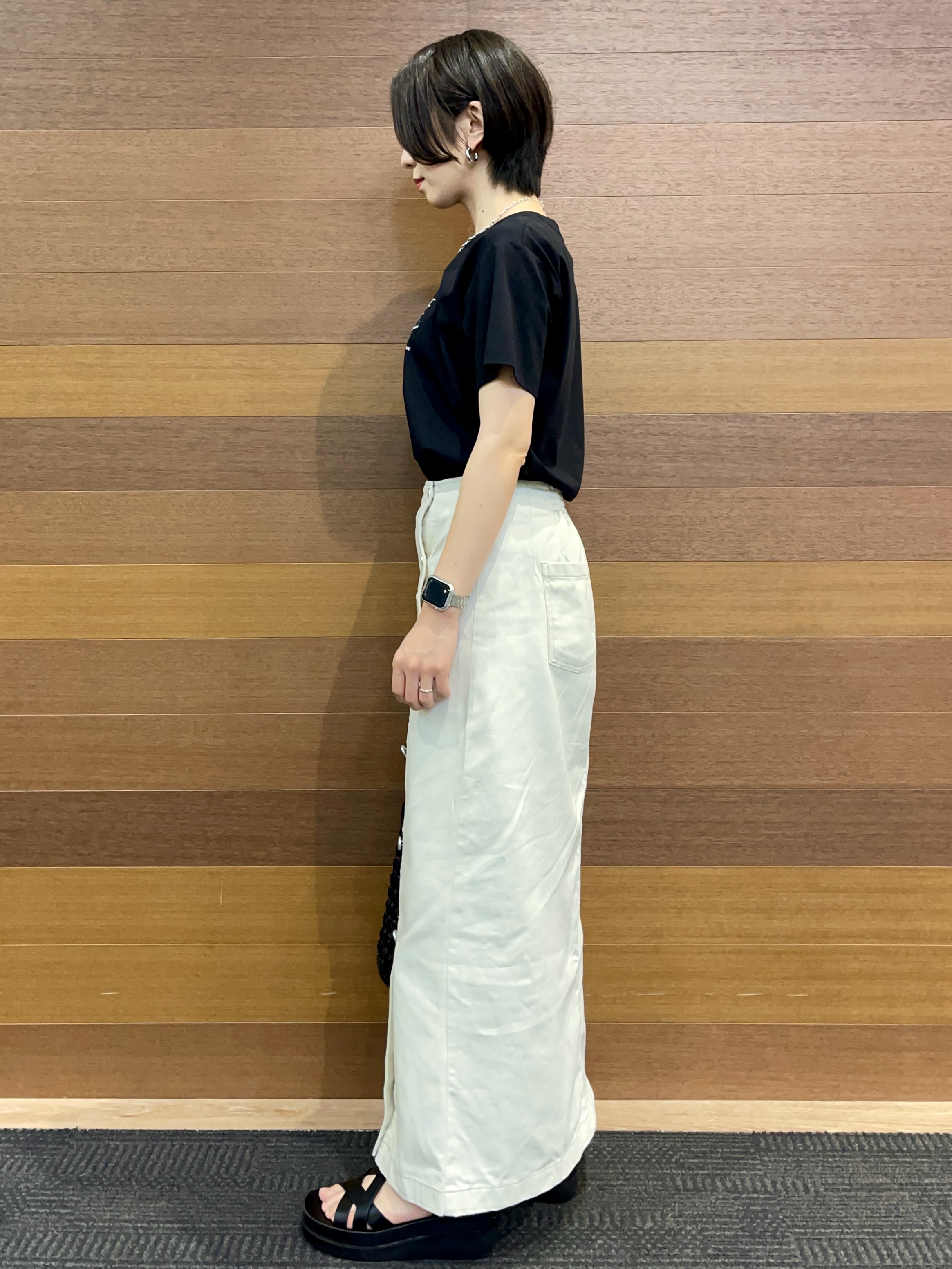 umiさんの「OPAQUE.CLIP｜ロゴプリント＆刺繍Tシャツ【洗濯機OK】」を使ったコーディネート