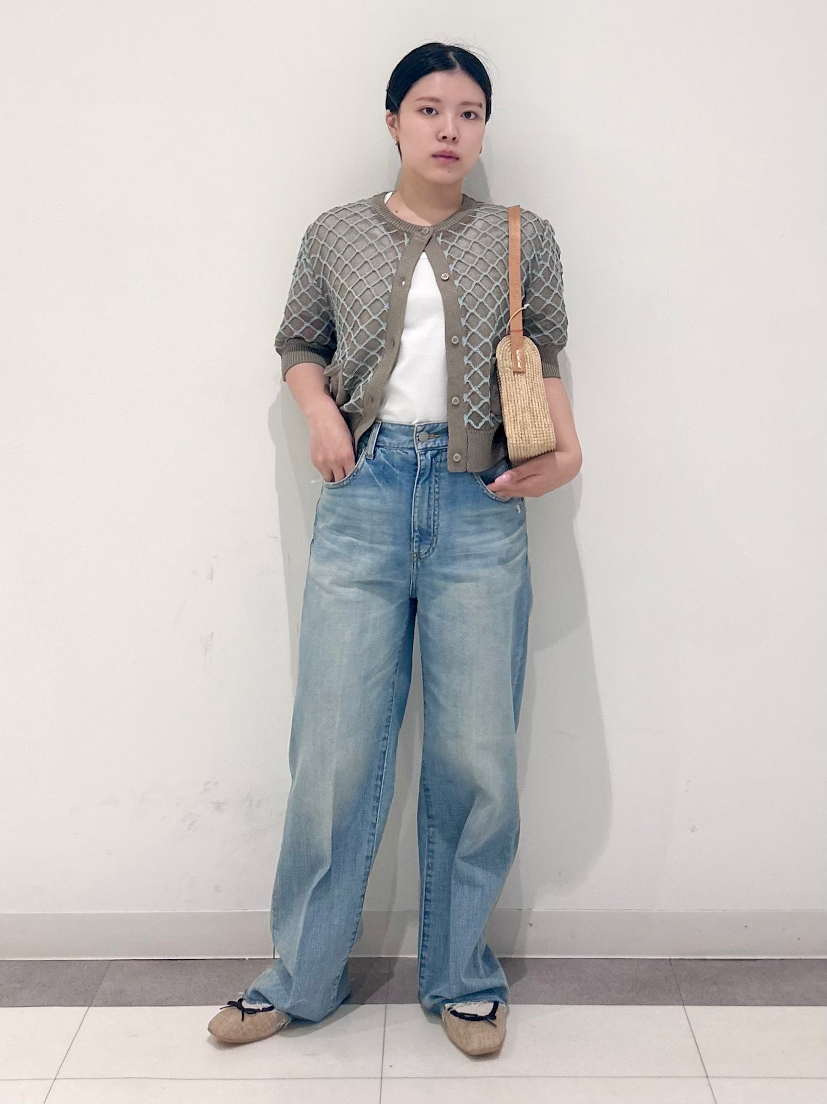 とりみさんの「DRESSTERIOR｜【接触冷感/抗菌防臭/UVカット】クールデオドラント UネックTシャツ」を使ったコーディネート