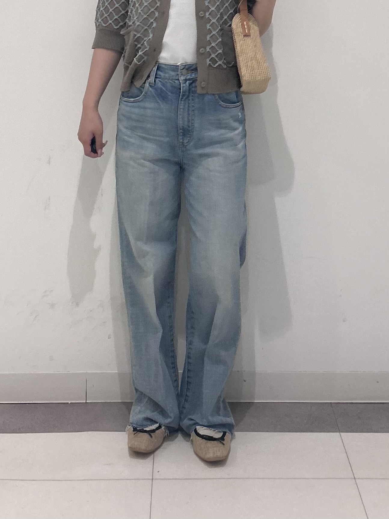 とりみさんの「DRESSTERIOR｜【接触冷感/抗菌防臭/UVカット】クールデオドラント UネックTシャツ」を使ったコーディネート