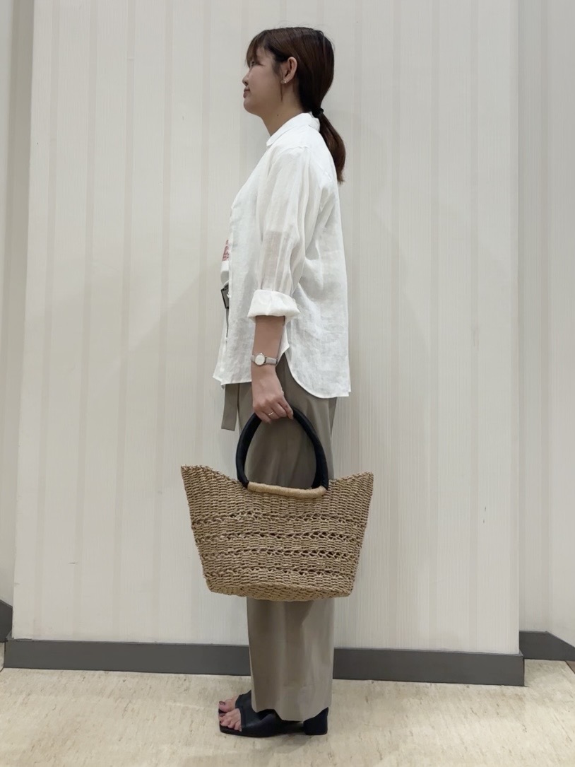 ちひさんの「INDIVI｜【撥水／UVケア／SETUP可能】軽量ベルト付ワイドストレートパンツ」を使ったコーディネート