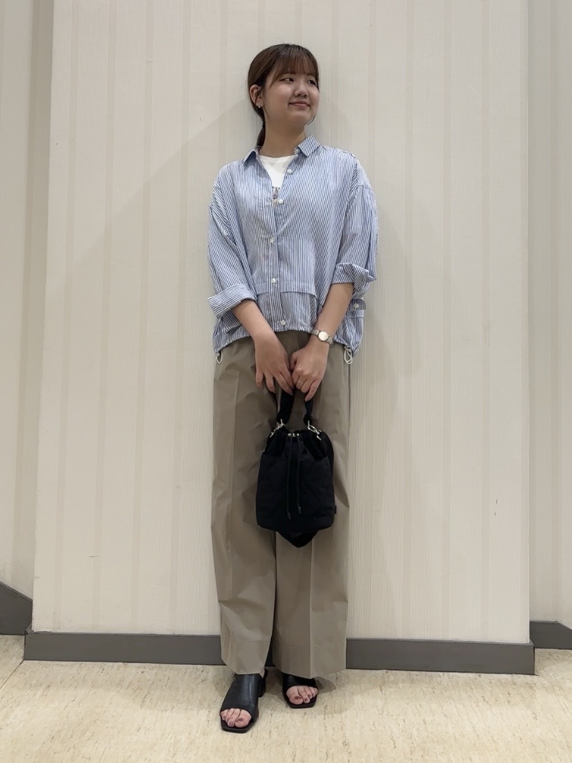 ちひさんの「INDIVI｜【撥水／UVケア／SETUP可能】軽量ベルト付ワイドストレートパンツ」を使ったコーディネート