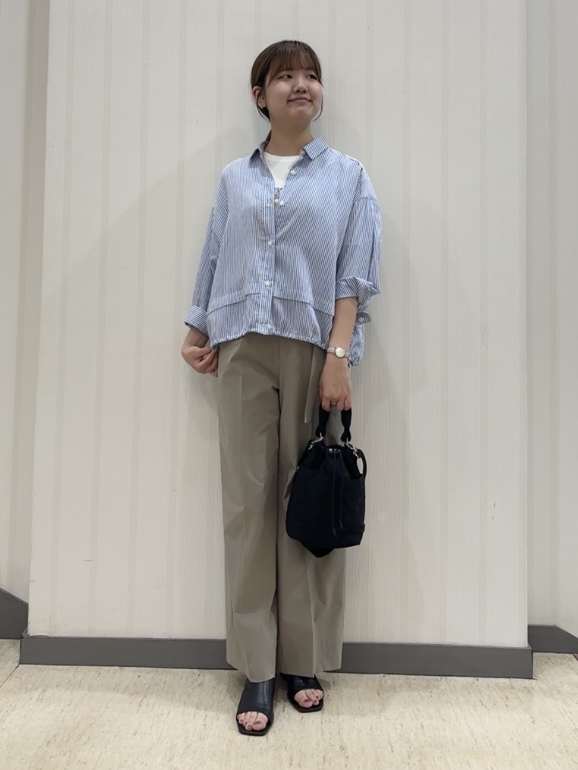 ちひさんの「INDIVI｜【撥水／UVケア／SETUP可能】軽量ベルト付ワイドストレートパンツ」を使ったコーディネート