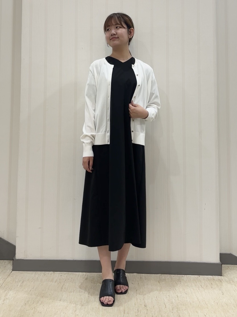 ちひさんの「INDIVI｜【撥水／UVケア／SETUP可能】軽量ベルト付きAラインワンピース」を使ったコーディネート