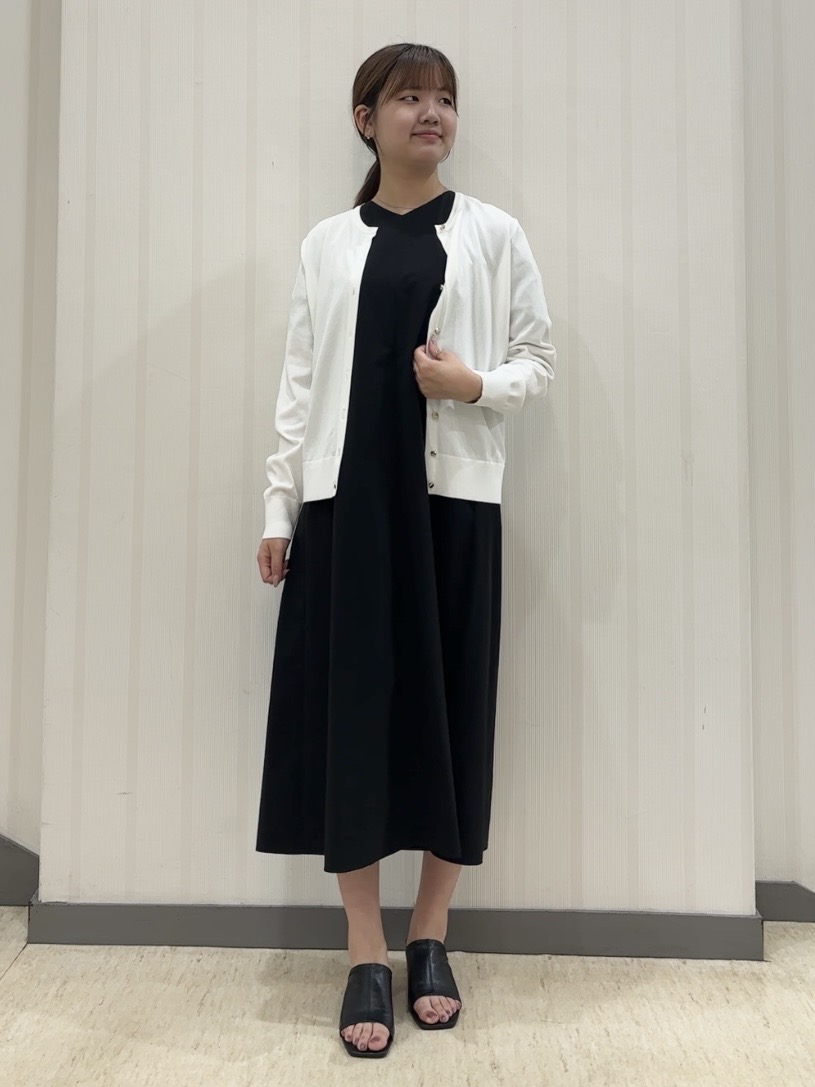ちひさんの「INDIVI｜【撥水／UVケア／SETUP可能】軽量ベルト付きAラインワンピース」を使ったコーディネート