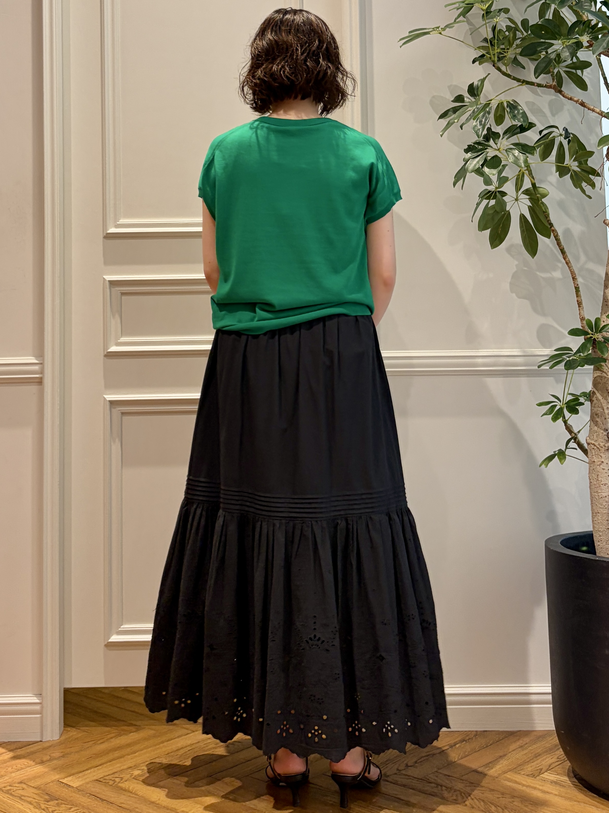 nakaoさんの「DRESSTERIOR｜【ウォッシャブル】コットンシルクフレンチスリーブニット」を使ったコーディネート