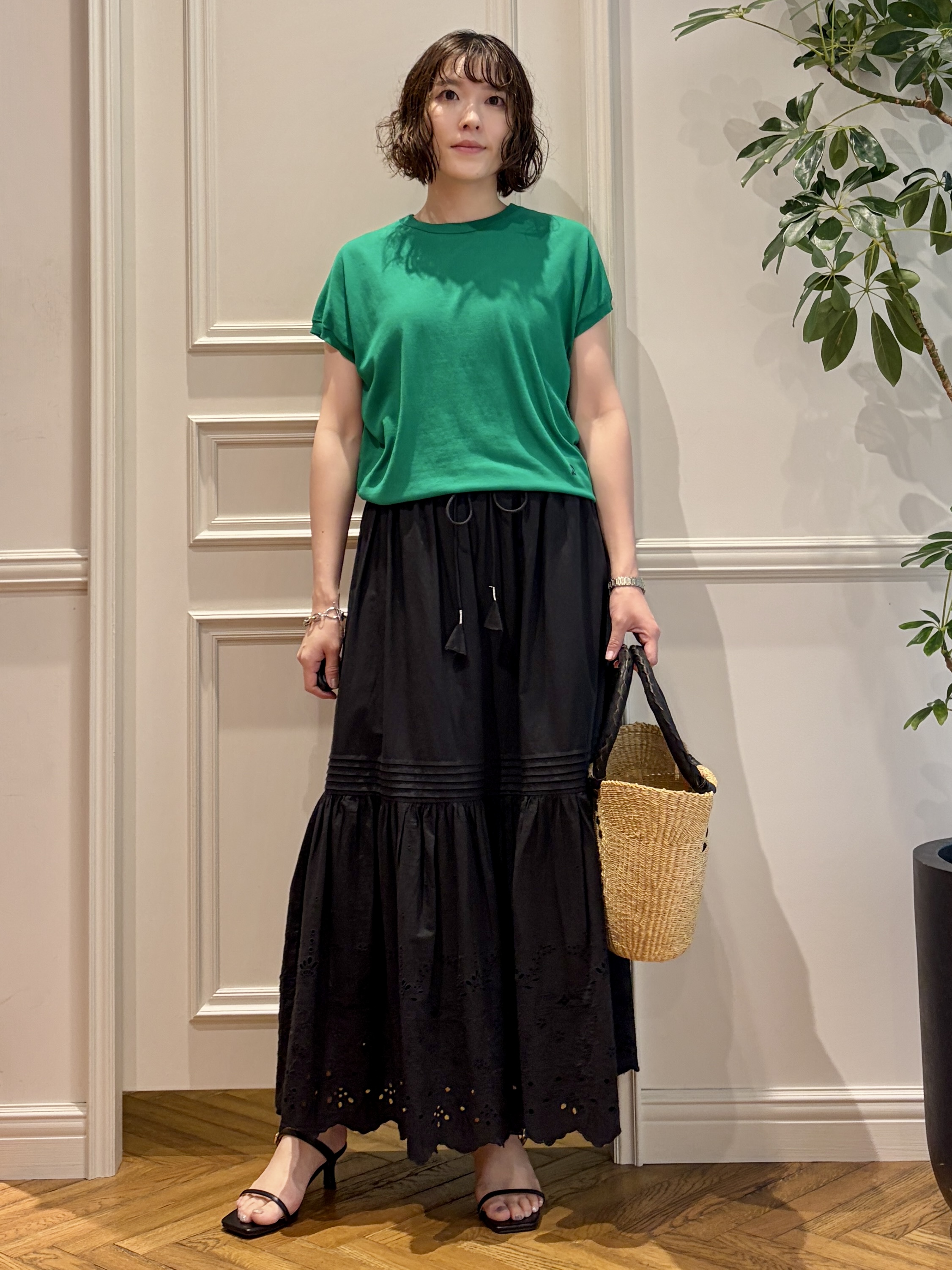 nakaoさんの「DRESSTERIOR｜【ウォッシャブル】コットンシルクフレンチスリーブニット」を使ったコーディネート