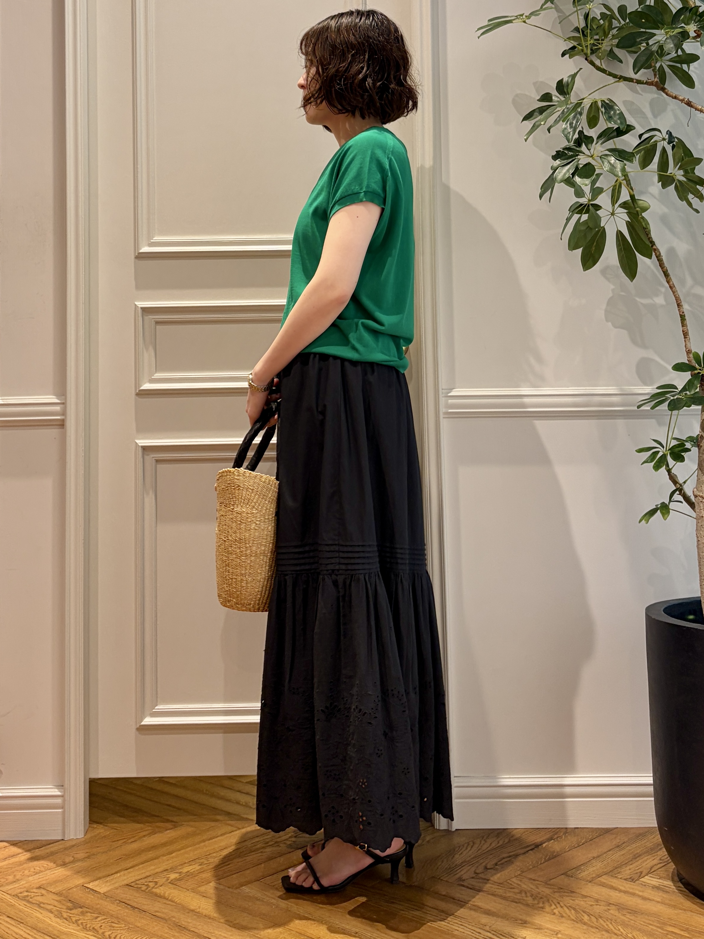 nakaoさんの「DRESSTERIOR｜【ウォッシャブル】コットンシルクフレンチスリーブニット」を使ったコーディネート