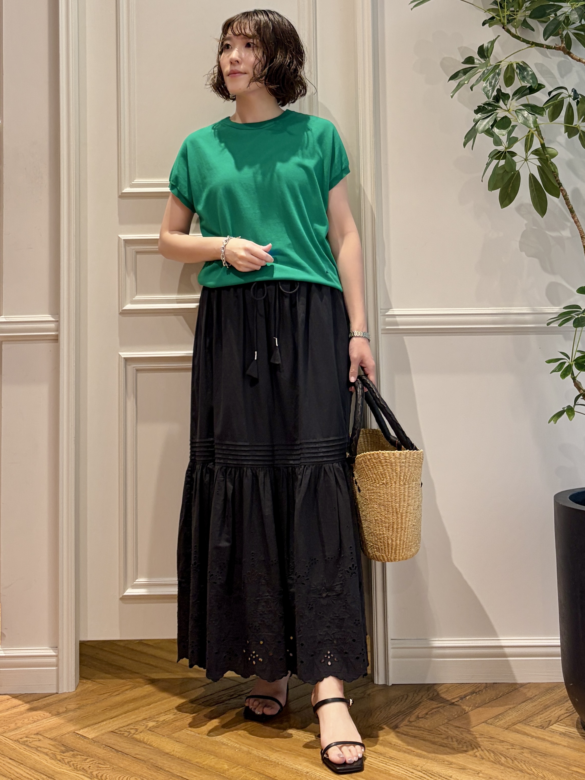 nakaoさんの「DRESSTERIOR｜【ウォッシャブル】コットンシルクフレンチスリーブニット」を使ったコーディネート