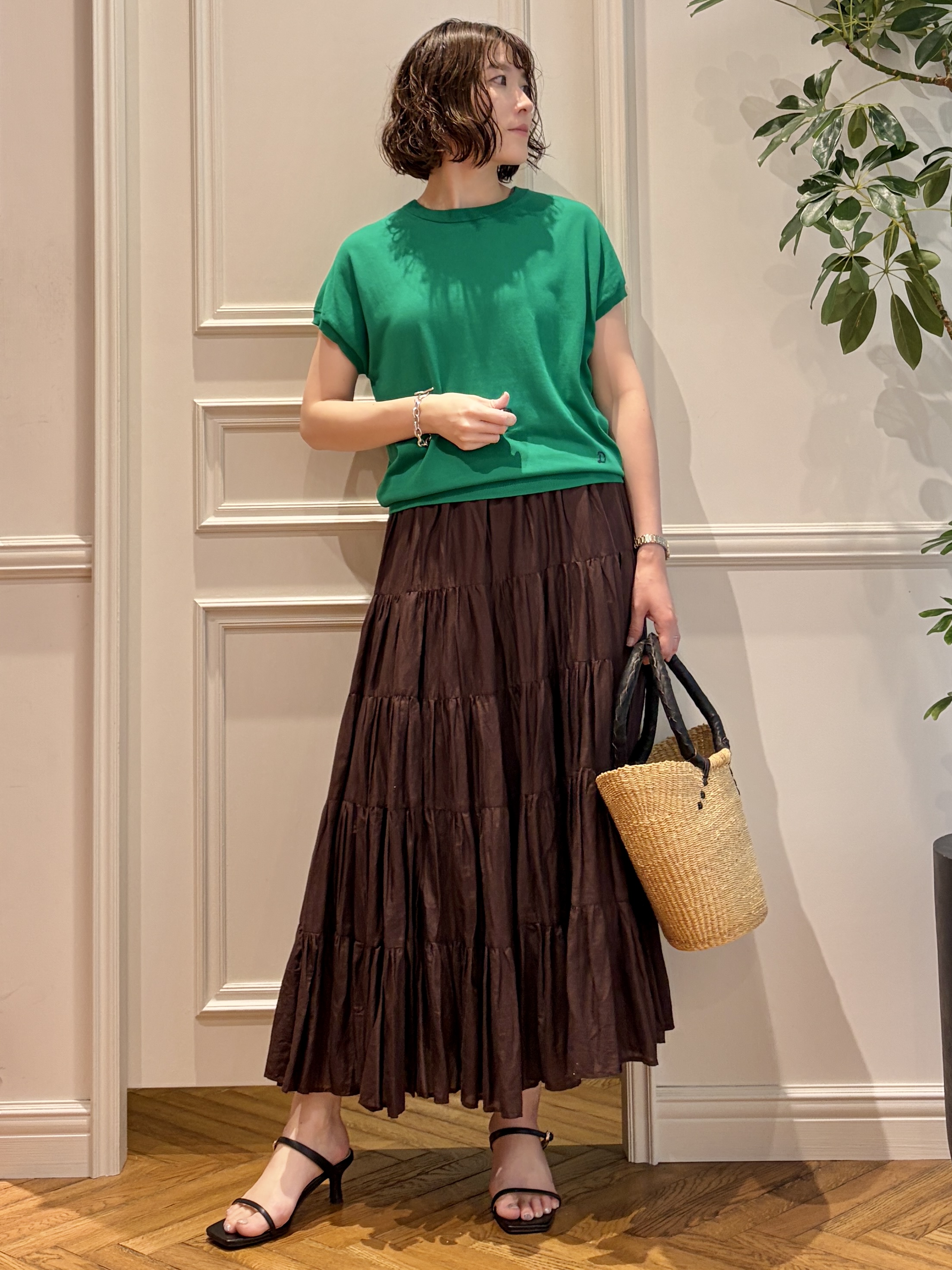 nakaoさんの「DRESSTERIOR｜【ウォッシャブル】コットンシルクフレンチスリーブニット」を使ったコーディネート